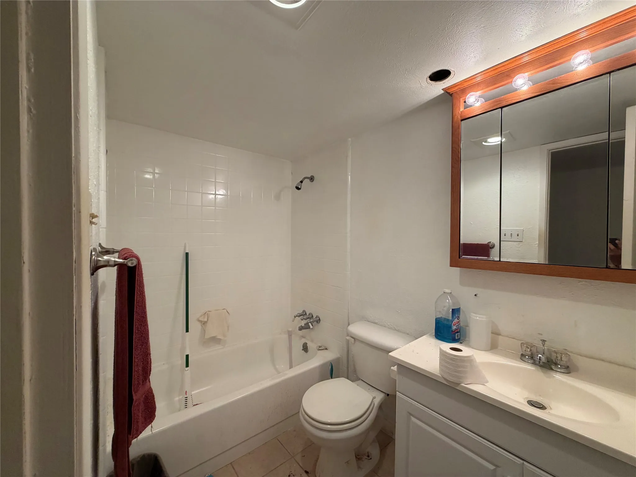 Single Family Residence For Sale in Tarrant County , 1416 Steinburg Lane, Fort Worth, Texas 76134, 3 Bedroom, 2 Bathroom, 2 Garage spaces, 1,502 Sqft, built in 1979, mls#21313965, Real Estate Agent in Fort Worth, Homes For Sale in Tarrant county, Homes For Sale in Fort Worth, Realtor in Fort Worth Texas, Real Estate Brokerage Independent Realty Texas, Luminita Cordes Realtor