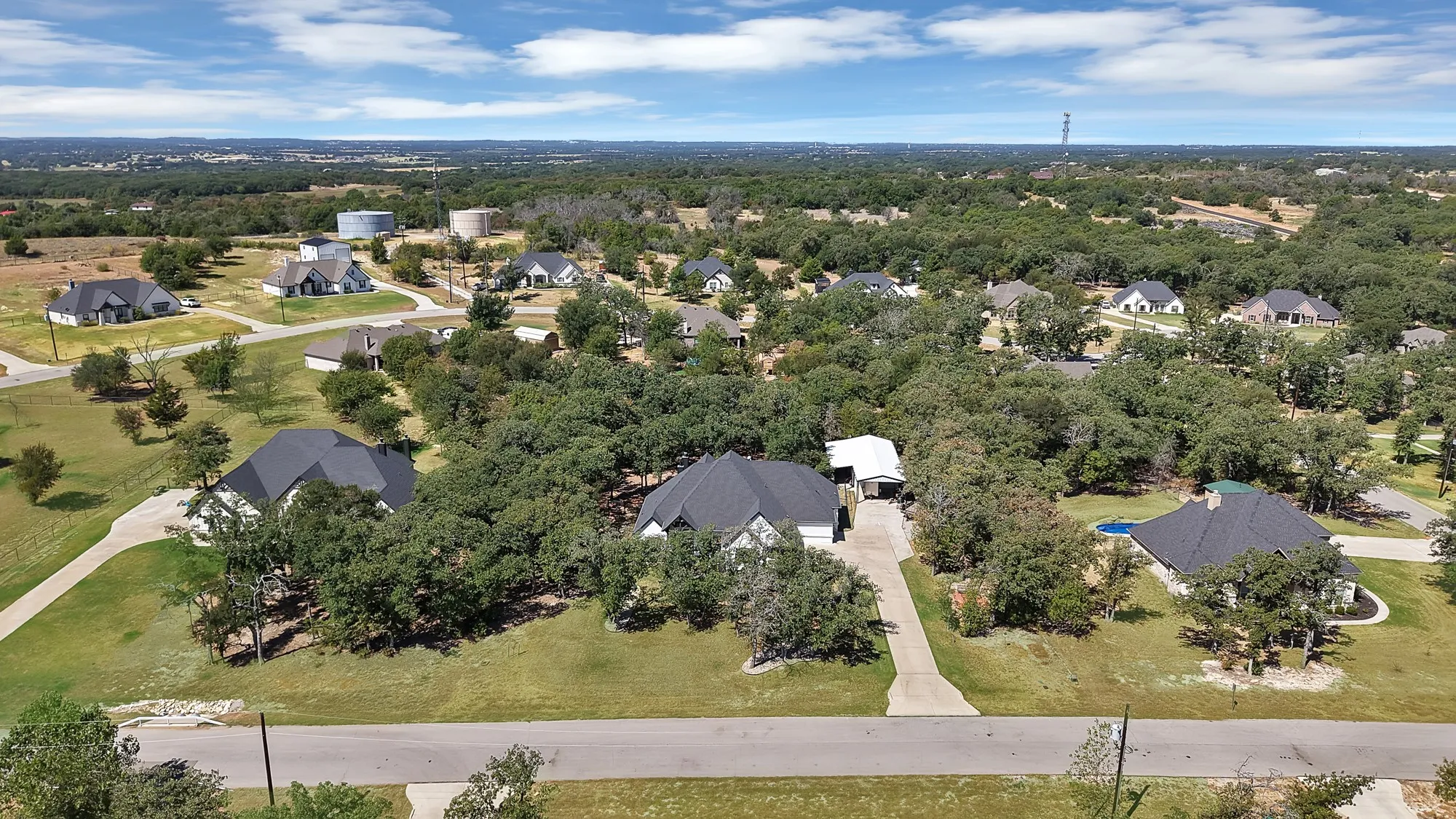 Single Family Residence For Sale in Parker County , 709 Hidden Branch Lane, Reno, Texas 76020, 3 Bedroom, 3 Bathroom, 7 Garage spaces, 2,332 Sqft, built in 2020, mls#21375847, Real Estate Agent in Reno, Homes For Sale in Parker county, Homes For Sale in Reno, Realtor in Reno Texas, Real Estate Brokerage Independent Realty Texas, Luminita Cordes Realtor