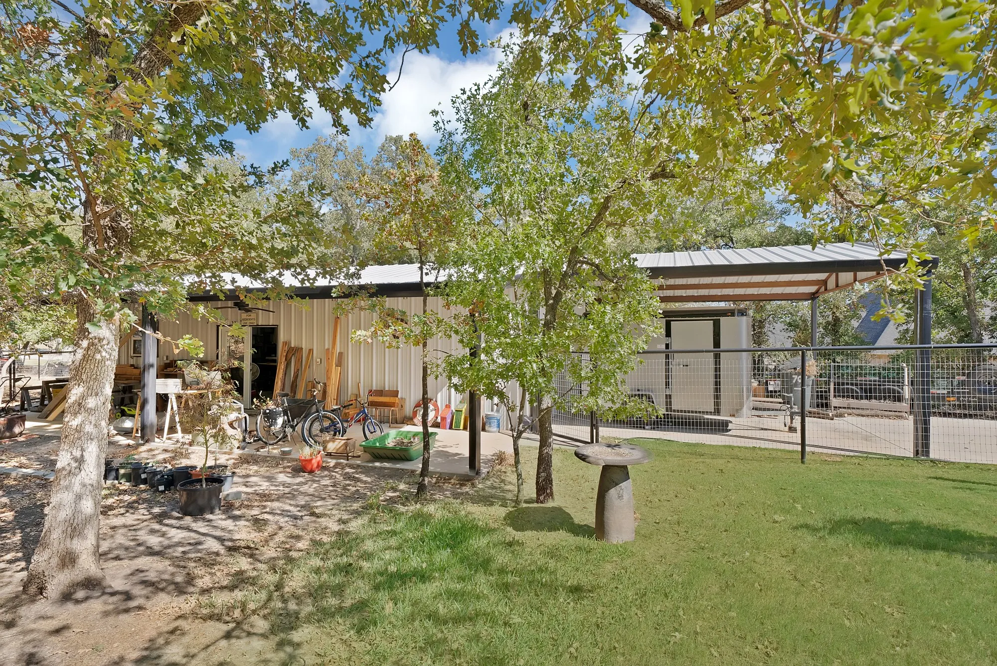 20 x 40 insulated workshop with carport and 10x40 covered porch