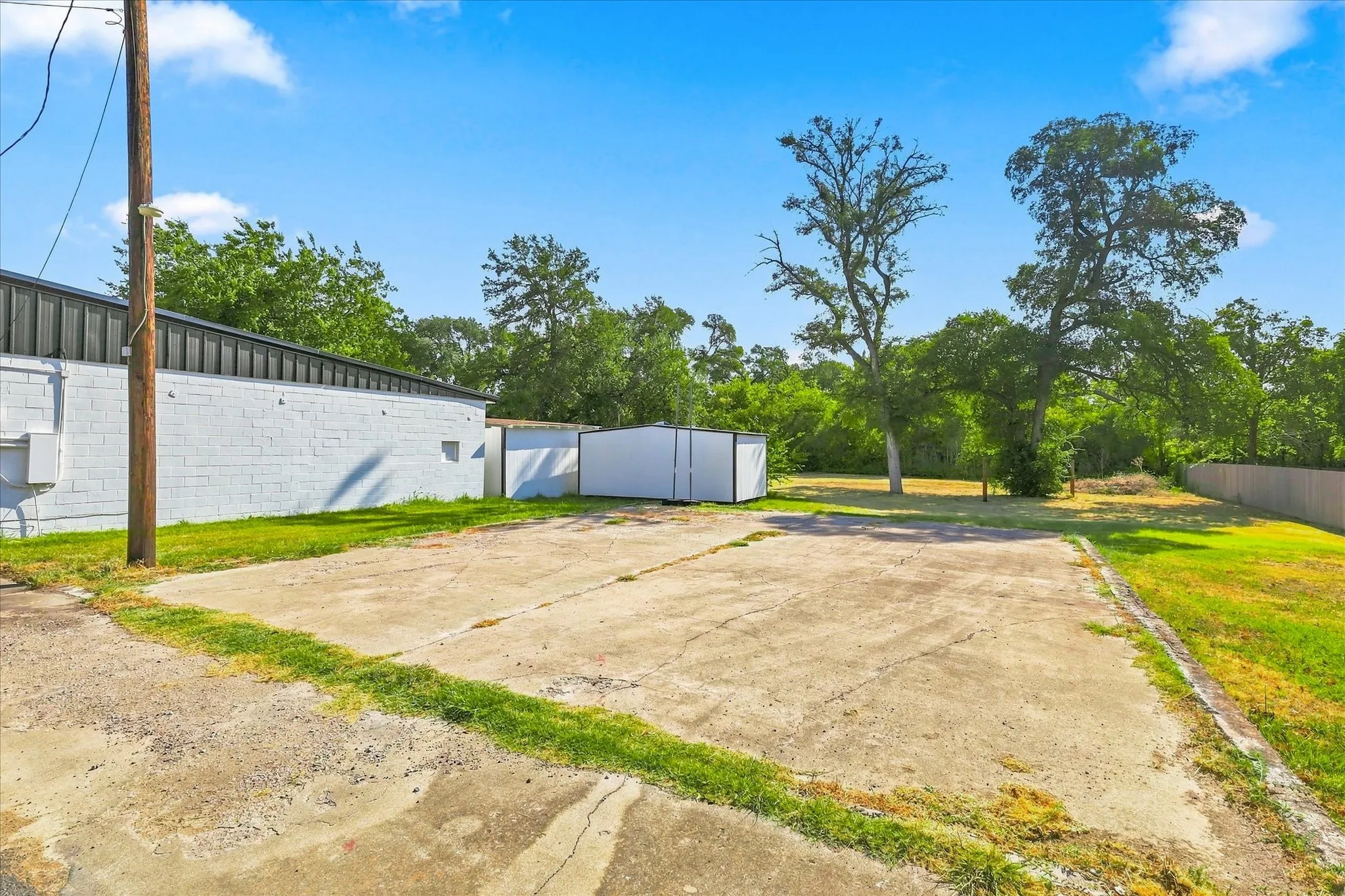 Retail For Sale in Tarrant County , 3508 Shawnee Trail, Lake Worth, Texas 76135, 0, 0, Garage spaces, 0 Sqft, built in 1927, mls#21371092, Real Estate Agent in Lake Worth, Homes For Sale in Tarrant county, Homes For Sale in Lake Worth, Realtor in Lake Worth Texas, Real Estate Brokerage Independent Realty Texas, Luminita Cordes Realtor