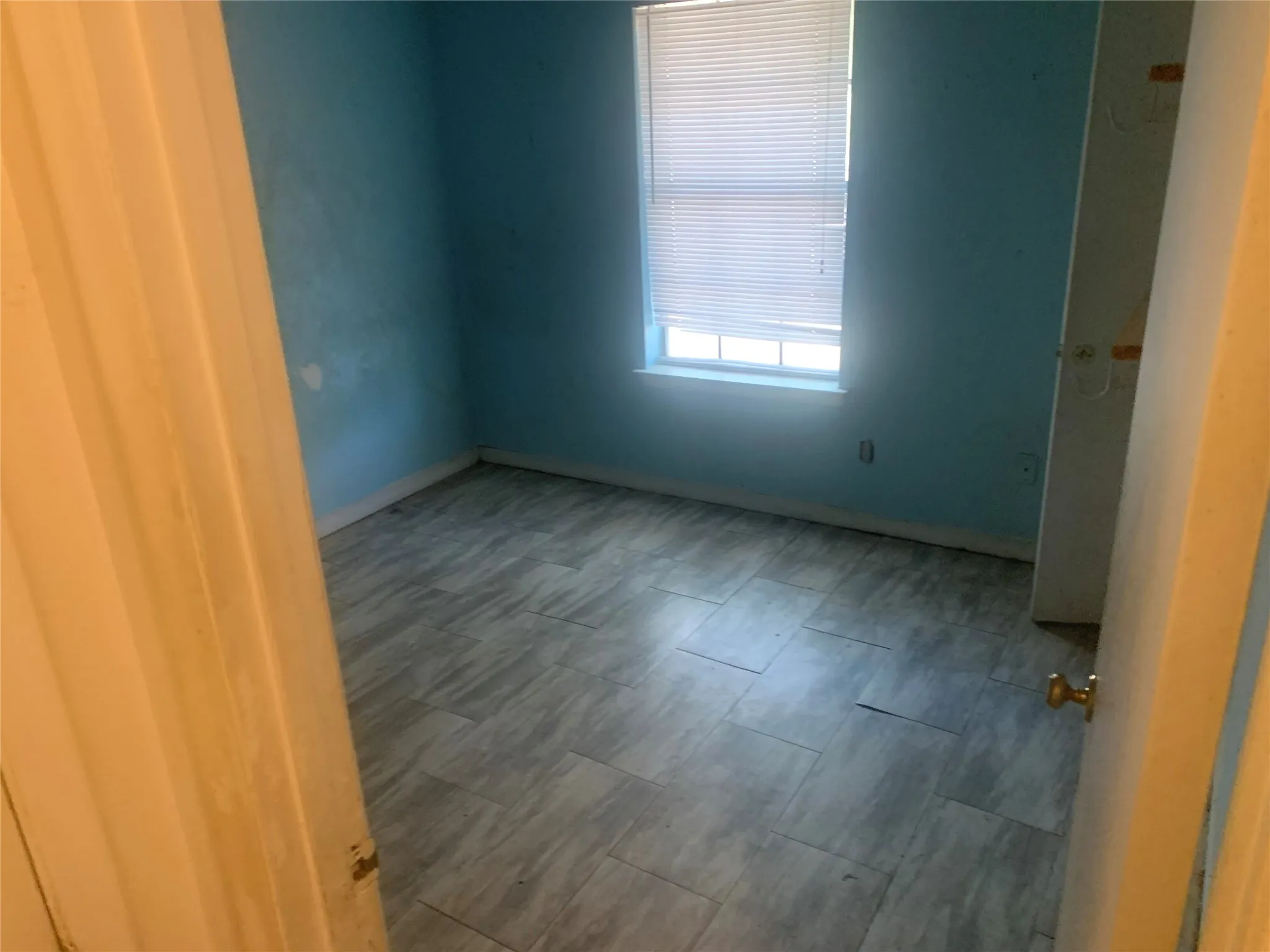Single Family Residence For Sale in Dallas County , 1626 Spring Lake Drive, Mesquite, Texas 75149, 3 Bedroom, 2 Bathroom, 1 Garage spaces, 1,020 Sqft, built in 1970, mls#21380514, Real Estate Agent in Mesquite, Homes For Sale in Dallas county, Homes For Sale in Mesquite, Realtor in Mesquite Texas, Real Estate Brokerage Independent Realty Texas, Luminita Cordes Realtor