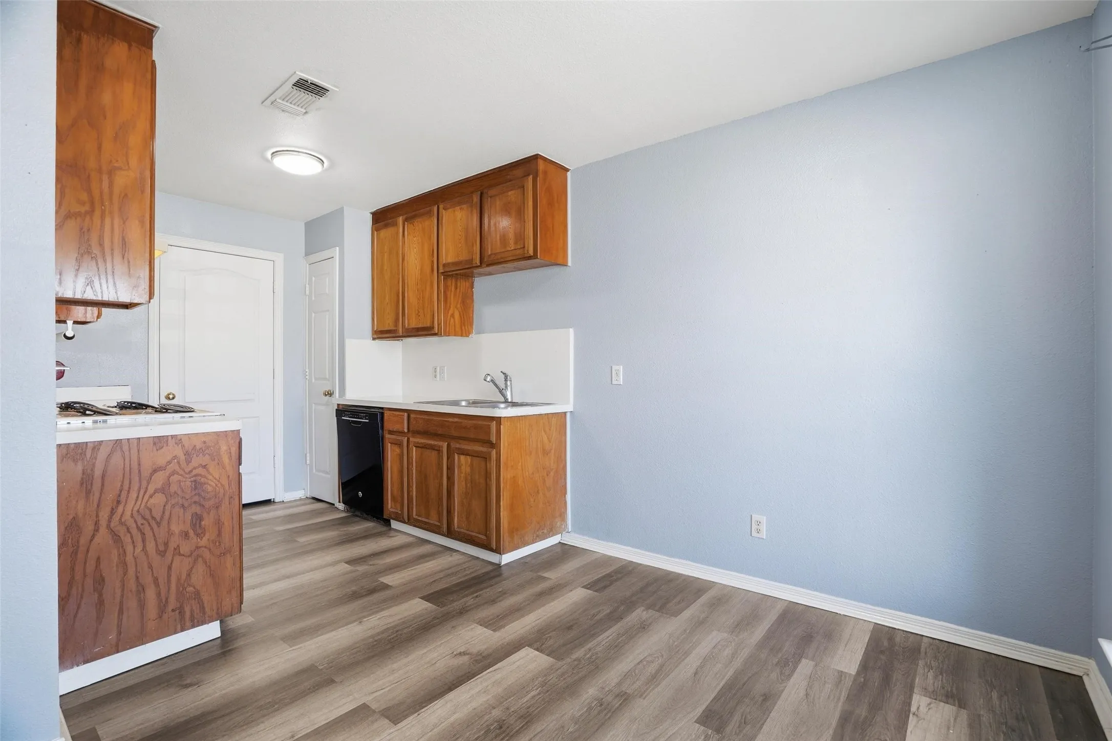 Quadruplex For Sale in Tarrant County , 609 Race Street, Crowley, Texas 76036, 12 Bedroom, 4 Bathroom, Garage spaces, 0 Sqft, built in 1998, mls#21380678, Real Estate Agent in Crowley, Homes For Sale in Tarrant county, Homes For Sale in Crowley, Realtor in Crowley Texas, Real Estate Brokerage Independent Realty Texas, Luminita Cordes Realtor