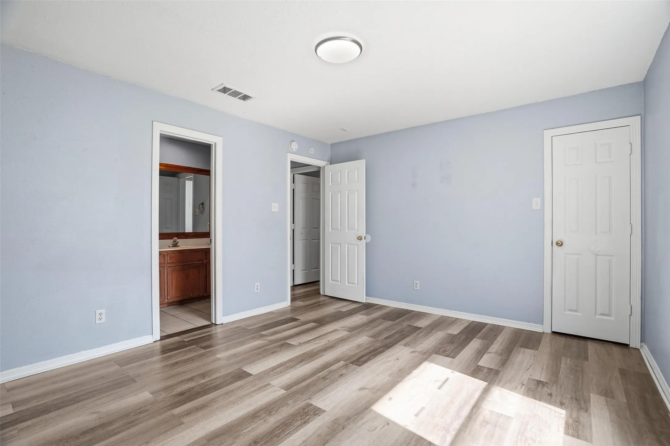 Quadruplex For Sale in Tarrant County , 609 Race Street, Crowley, Texas 76036, 12 Bedroom, 4 Bathroom, Garage spaces, 0 Sqft, built in 1998, mls#21380678, Real Estate Agent in Crowley, Homes For Sale in Tarrant county, Homes For Sale in Crowley, Realtor in Crowley Texas, Real Estate Brokerage Independent Realty Texas, Luminita Cordes Realtor
