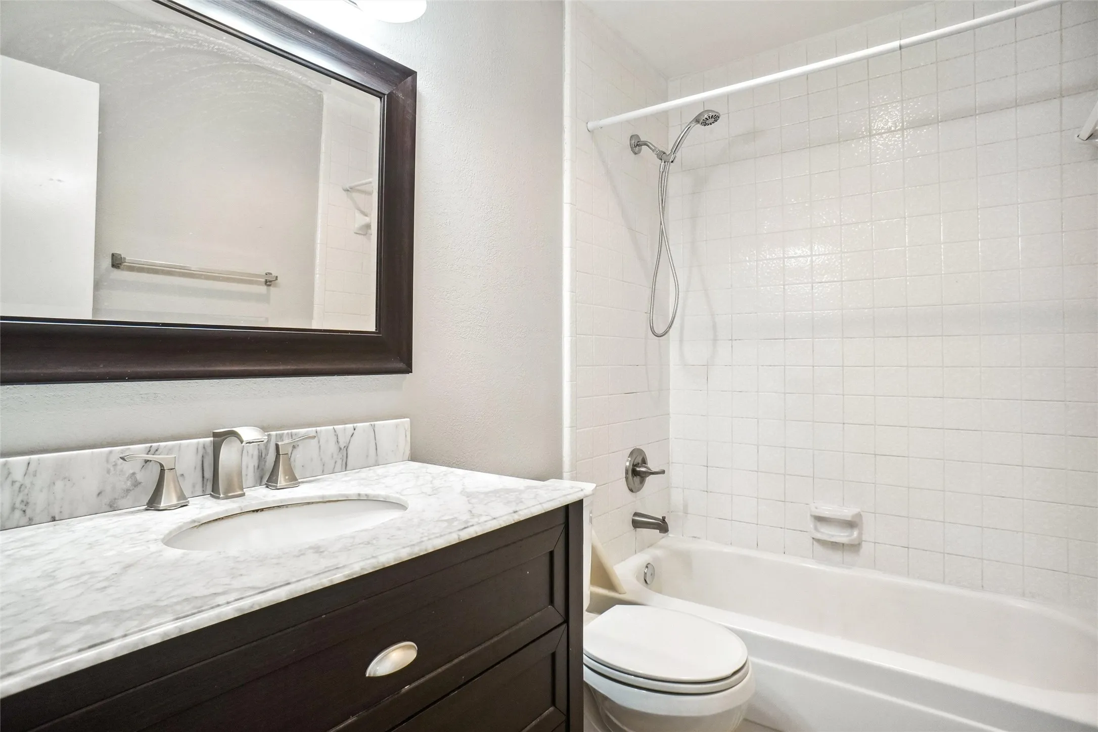Single Family Residence For Rent in Dallas County , 1426 Windmill Lane, Mesquite, Texas 75149, 2 Bedroom, 2 Bathroom, 2 Garage spaces, 1,108 Sqft, built in 1986, mls#21362809, Real Estate Agent in Mesquite, Homes For Rent in Dallas county, Homes For Rent in Mesquite, Realtor in Mesquite Texas, Real Estate Brokerage Independent Realty Texas, Luminita Cordes Realtor