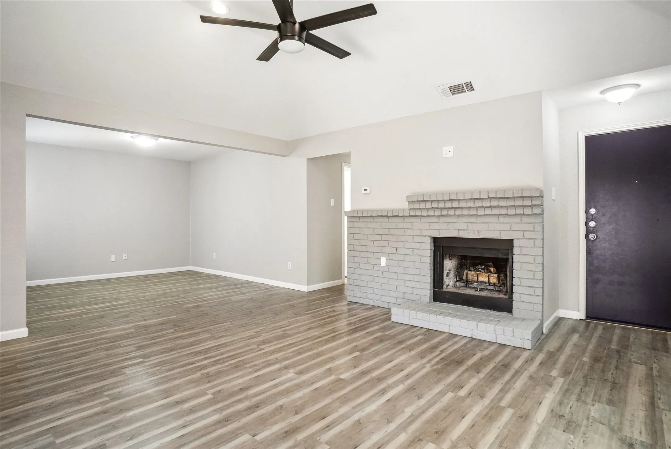 Single Family Residence For Rent in Dallas County , 1426 Windmill Lane, Mesquite, Texas 75149, 2 Bedroom, 2 Bathroom, 2 Garage spaces, 1,108 Sqft, built in 1986, mls#21362809, Real Estate Agent in Mesquite, Homes For Rent in Dallas county, Homes For Rent in Mesquite, Realtor in Mesquite Texas, Real Estate Brokerage Independent Realty Texas, Luminita Cordes Realtor