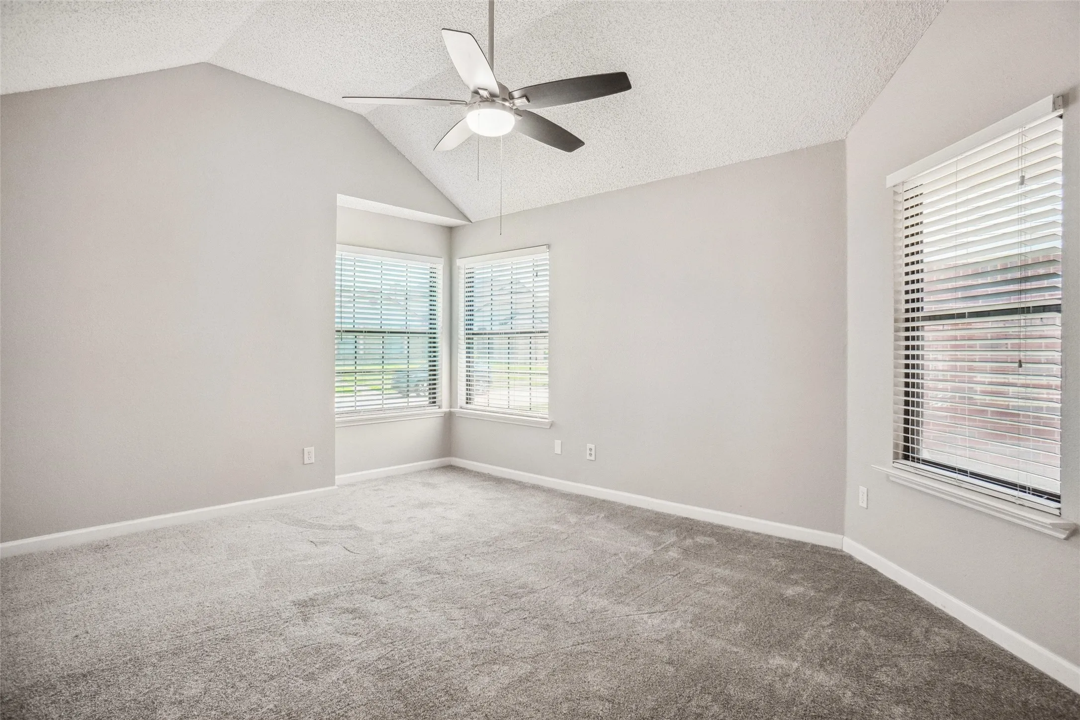 Single Family Residence For Rent in Dallas County , 1426 Windmill Lane, Mesquite, Texas 75149, 2 Bedroom, 2 Bathroom, 2 Garage spaces, 1,108 Sqft, built in 1986, mls#21362809, Real Estate Agent in Mesquite, Homes For Rent in Dallas county, Homes For Rent in Mesquite, Realtor in Mesquite Texas, Real Estate Brokerage Independent Realty Texas, Luminita Cordes Realtor