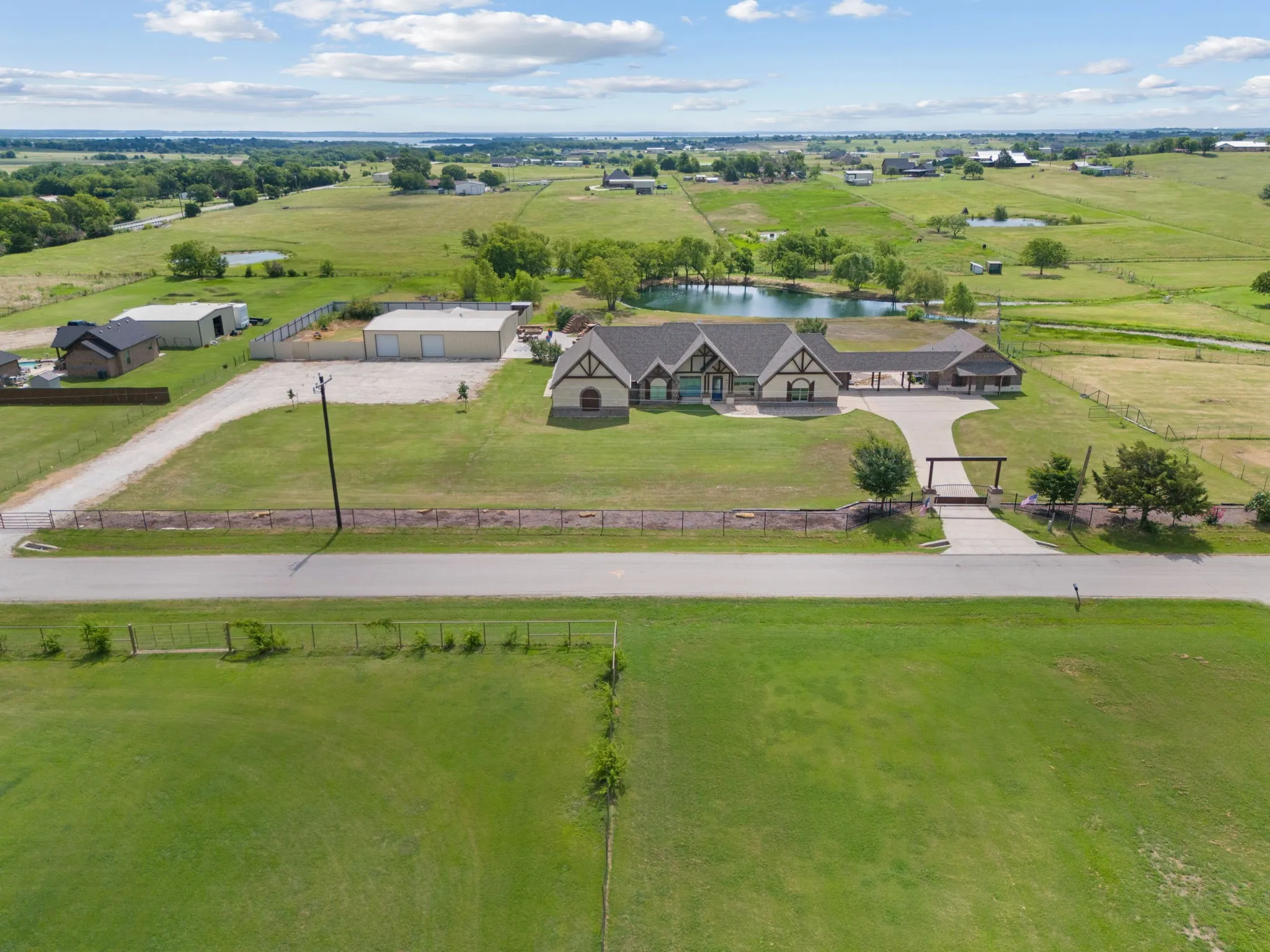 Single Family Residence For Sale in Denton County , 12190 Marion Road, Sanger, Texas 76266, 7 Bedroom, 4 Bathroom, 5 Garage spaces, 5,327 Sqft, built in 2016, mls#21377181, Real Estate Agent in Sanger, Homes For Sale in Denton county, Homes For Sale in Sanger, Realtor in Sanger Texas, Real Estate Brokerage Independent Realty Texas, Luminita Cordes Realtor