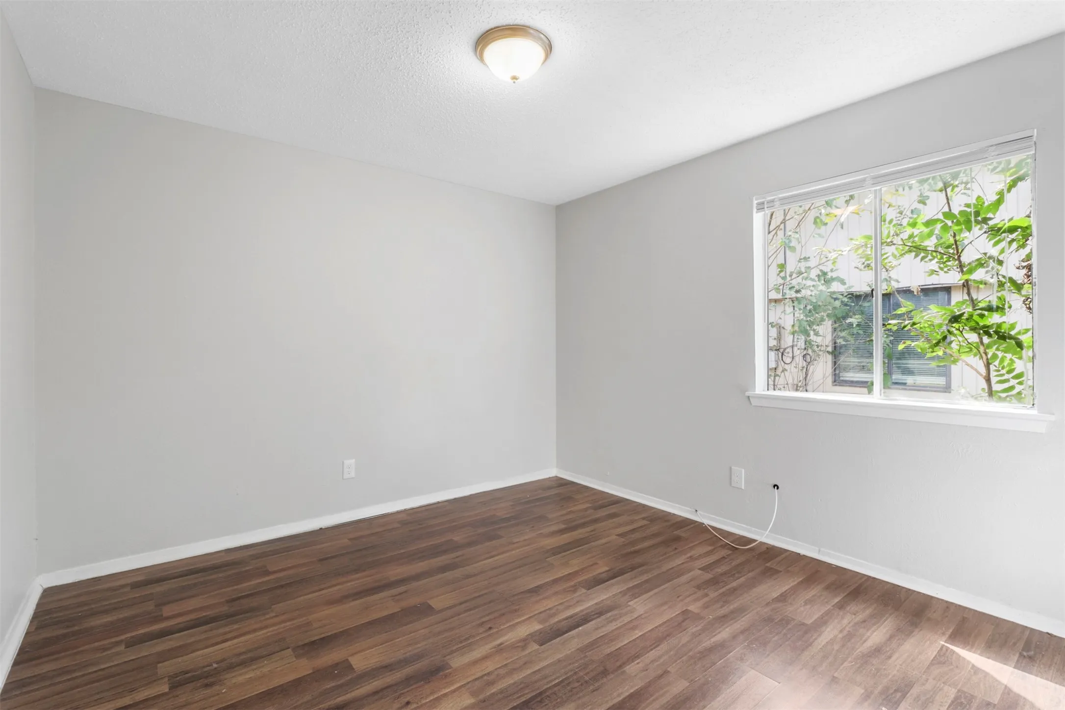 Single Family Residence For Rent in Collin County , 609 Shadyglen Drive, Allen, Texas 75002, 3 Bedroom, 2 Bathroom, 1 Garage spaces, 1,298 Sqft, built in 1972, mls#21380681, Real Estate Agent in Allen, Homes For Rent in Collin county, Homes For Rent in Allen, Realtor in Allen Texas, Real Estate Brokerage Independent Realty Texas, Luminita Cordes Realtor
