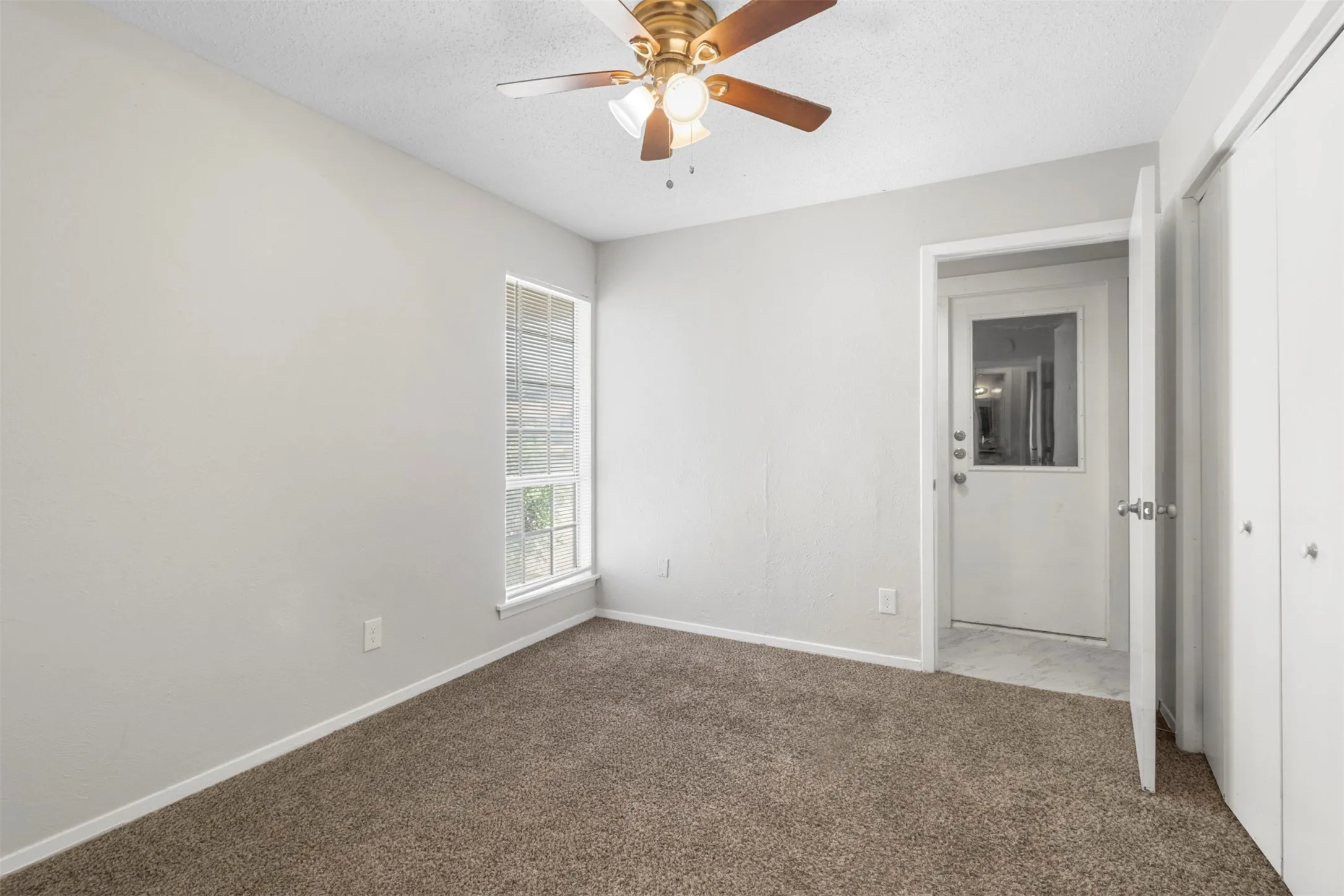 Single Family Residence For Rent in Collin County , 609 Shadyglen Drive, Allen, Texas 75002, 3 Bedroom, 2 Bathroom, 1 Garage spaces, 1,298 Sqft, built in 1972, mls#21380681, Real Estate Agent in Allen, Homes For Rent in Collin county, Homes For Rent in Allen, Realtor in Allen Texas, Real Estate Brokerage Independent Realty Texas, Luminita Cordes Realtor