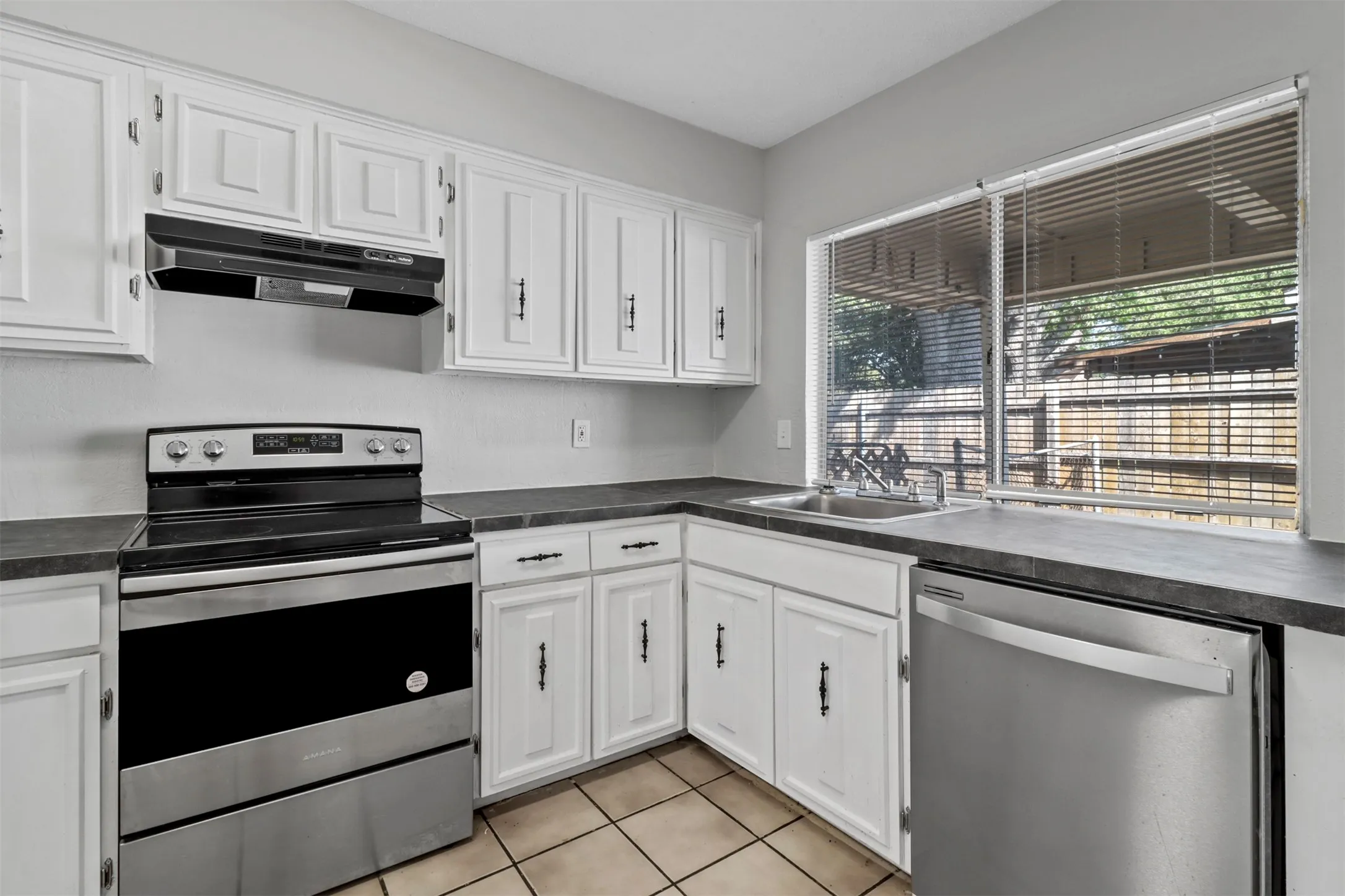 Single Family Residence For Rent in Collin County , 609 Shadyglen Drive, Allen, Texas 75002, 3 Bedroom, 2 Bathroom, 1 Garage spaces, 1,298 Sqft, built in 1972, mls#21380681, Real Estate Agent in Allen, Homes For Rent in Collin county, Homes For Rent in Allen, Realtor in Allen Texas, Real Estate Brokerage Independent Realty Texas, Luminita Cordes Realtor