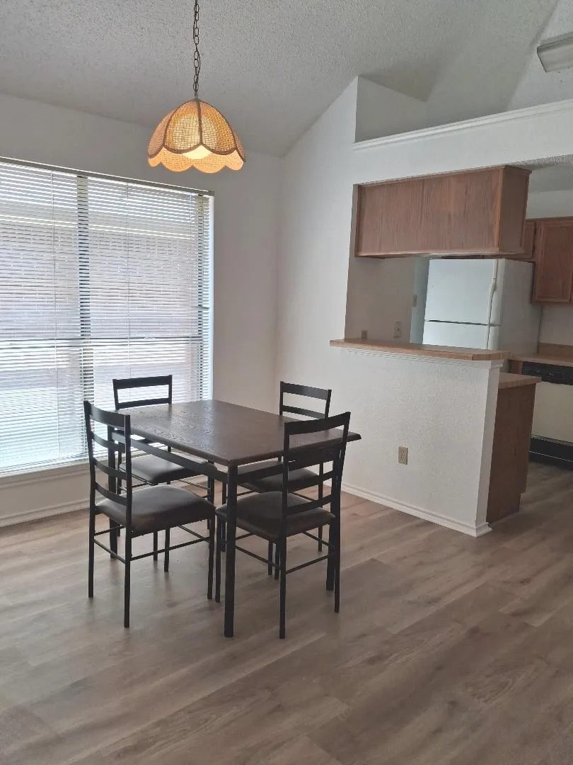 OVERSIZED DINING AREA ADJACENT TO THE KITCHEN