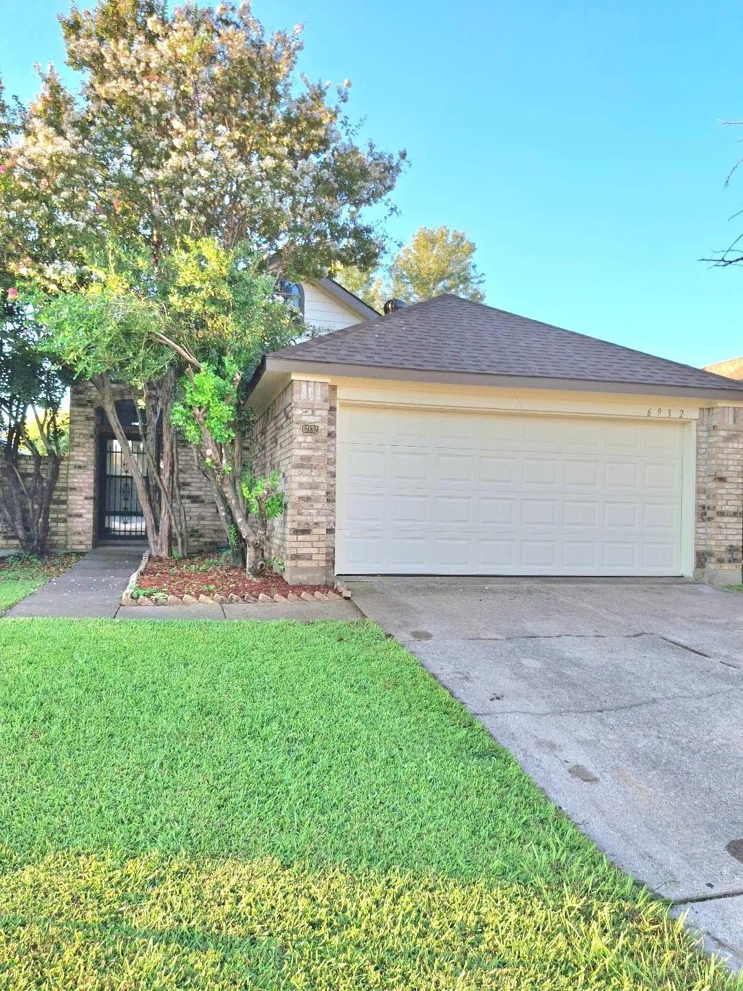 Single Family Residence For Sale in Tarrant County , 6932 Cheswick Drive, North Richland Hills, Texas 76182, 3 Bedroom, 2 Bathroom, 2 Garage spaces, 1,181 Sqft, built in 1987, mls#21370154, Real Estate Agent in North Richland Hills, Homes For Sale in Tarrant county, Homes For Sale in North Richland Hills, Realtor in North Richland Hills Texas, Real Estate Brokerage Independent Realty Texas, Luminita Cordes Realtor