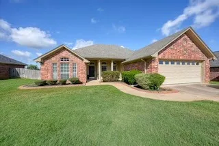 Single Family Residence For Sale in Smith County , 16594 Beauregard Drive, Tyler, Texas 75703, 3 Bedroom, 3 Bathroom, 2 Garage spaces, 1,821 Sqft, built in 2007, mls#21374233, Real Estate Agent in Tyler, Homes For Sale in Smith county, Homes For Sale in Tyler, Realtor in Tyler Texas, Real Estate Brokerage Independent Realty Texas, Luminita Cordes Realtor