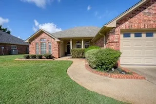 Single Family Residence For Sale in Smith County , 16594 Beauregard Drive, Tyler, Texas 75703, 3 Bedroom, 3 Bathroom, 2 Garage spaces, 1,821 Sqft, built in 2007, mls#21374233, Real Estate Agent in Tyler, Homes For Sale in Smith county, Homes For Sale in Tyler, Realtor in Tyler Texas, Real Estate Brokerage Independent Realty Texas, Luminita Cordes Realtor