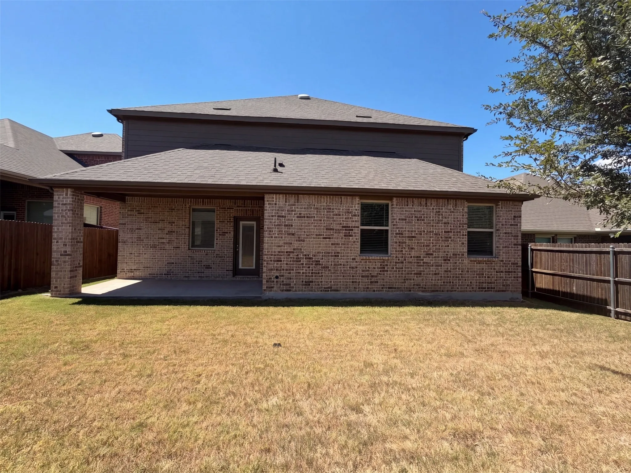 Single Family Residence For Sale in Collin County , 2929 Log Cabin Drive, Celina, Texas 75009, 5 Bedroom, 4 Bathroom, 3 Garage spaces, 3,163 Sqft, built in 2021, mls#21379171, Real Estate Agent in Celina, Homes For Sale in Collin county, Homes For Sale in Celina, Realtor in Celina Texas, Real Estate Brokerage Independent Realty Texas, Luminita Cordes Realtor
