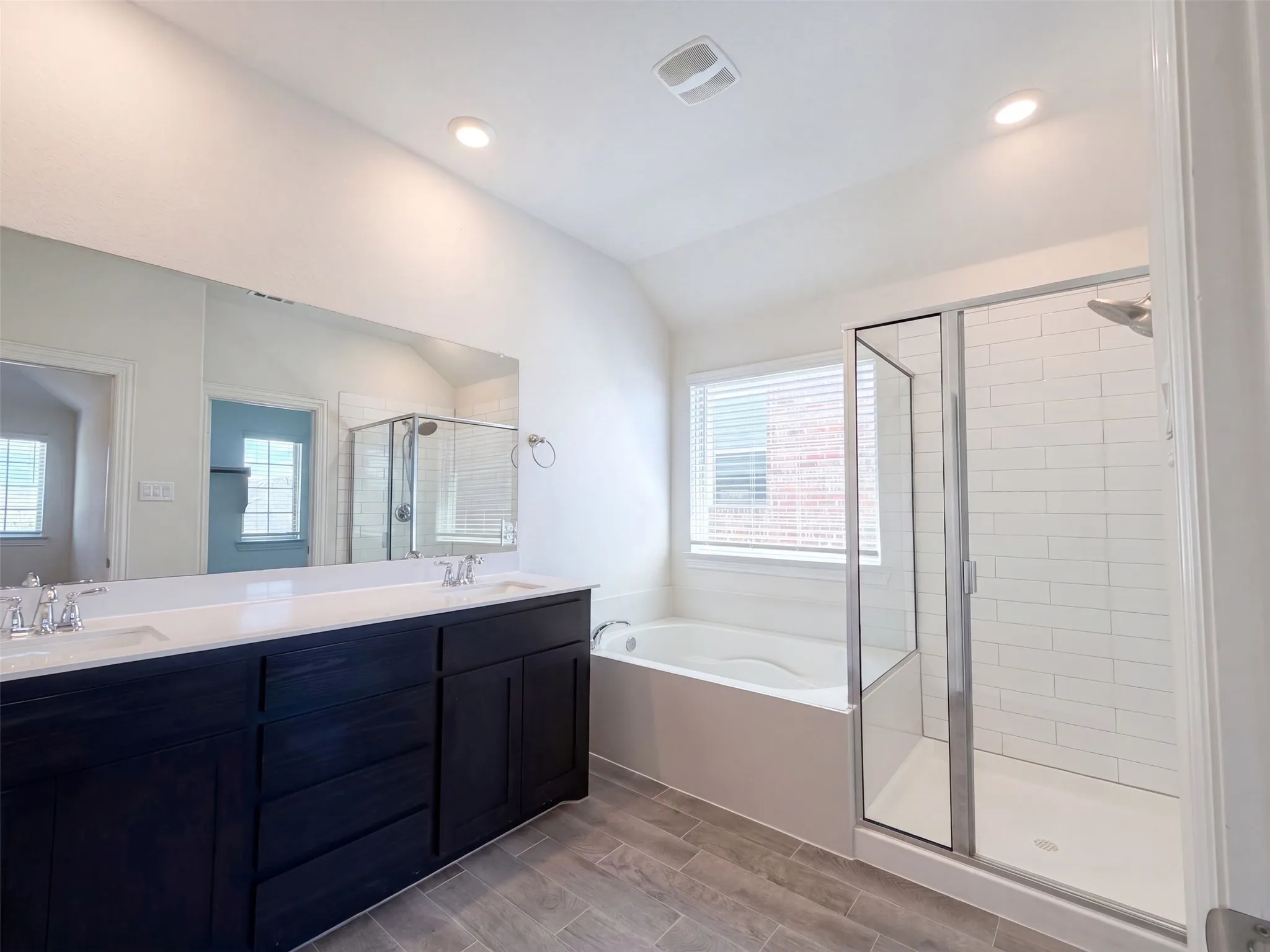 Single Family Residence For Sale in Collin County , 2929 Log Cabin Drive, Celina, Texas 75009, 5 Bedroom, 4 Bathroom, 3 Garage spaces, 3,163 Sqft, built in 2021, mls#21379171, Real Estate Agent in Celina, Homes For Sale in Collin county, Homes For Sale in Celina, Realtor in Celina Texas, Real Estate Brokerage Independent Realty Texas, Luminita Cordes Realtor