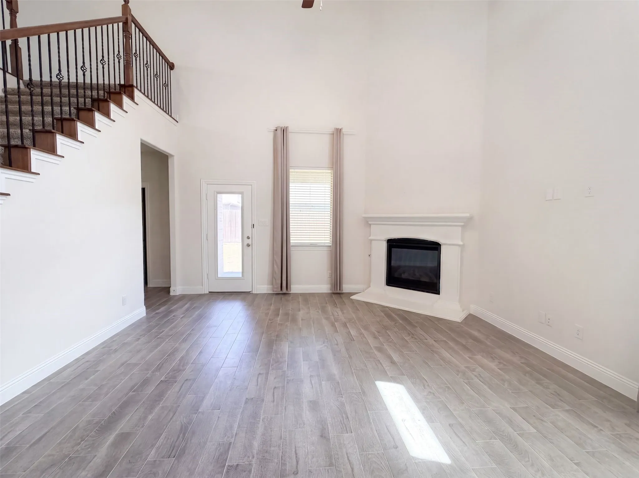 Single Family Residence For Sale in Collin County , 2929 Log Cabin Drive, Celina, Texas 75009, 5 Bedroom, 4 Bathroom, 3 Garage spaces, 3,163 Sqft, built in 2021, mls#21379171, Real Estate Agent in Celina, Homes For Sale in Collin county, Homes For Sale in Celina, Realtor in Celina Texas, Real Estate Brokerage Independent Realty Texas, Luminita Cordes Realtor