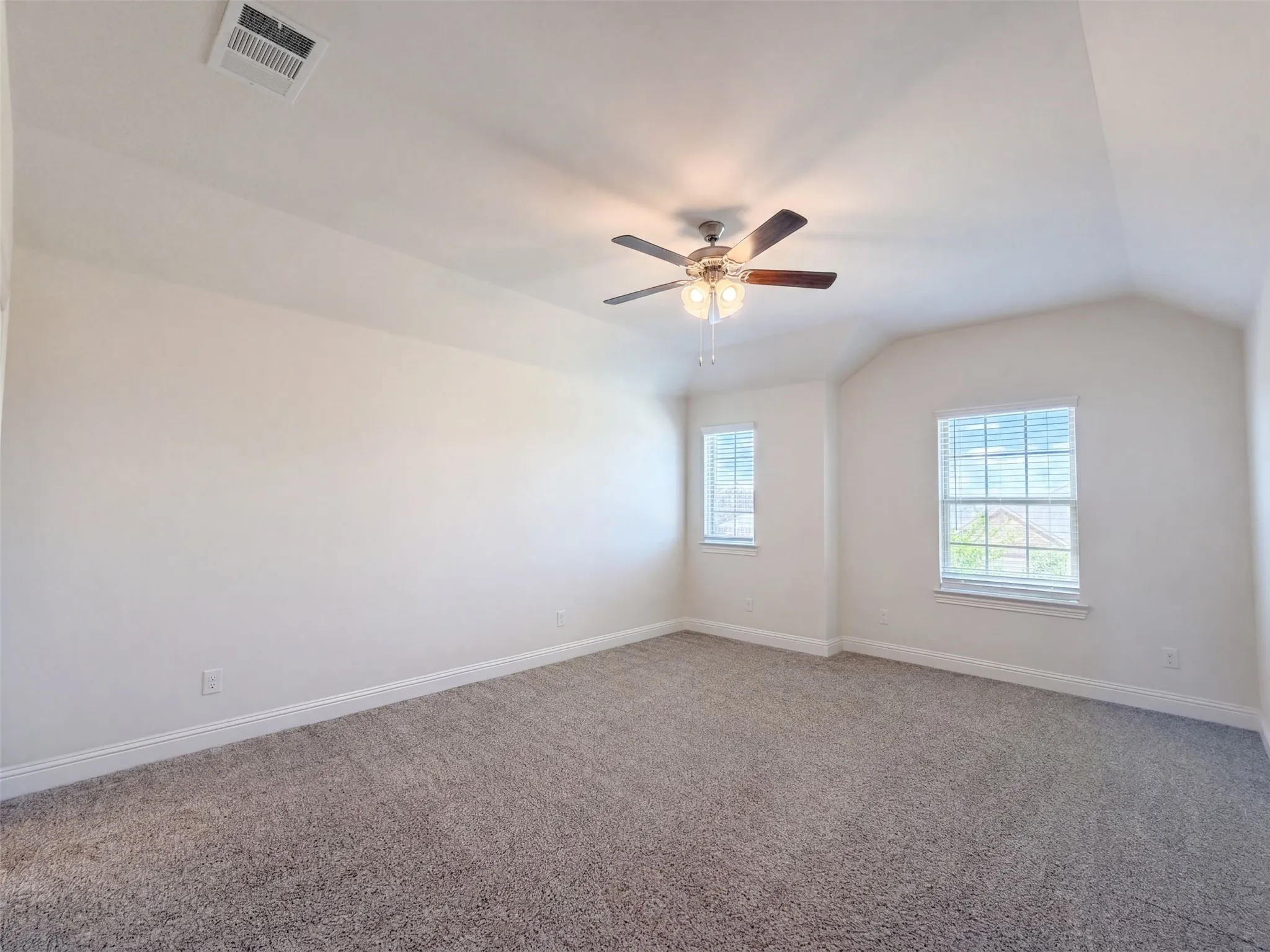 Single Family Residence For Sale in Collin County , 2929 Log Cabin Drive, Celina, Texas 75009, 5 Bedroom, 4 Bathroom, 3 Garage spaces, 3,163 Sqft, built in 2021, mls#21379171, Real Estate Agent in Celina, Homes For Sale in Collin county, Homes For Sale in Celina, Realtor in Celina Texas, Real Estate Brokerage Independent Realty Texas, Luminita Cordes Realtor