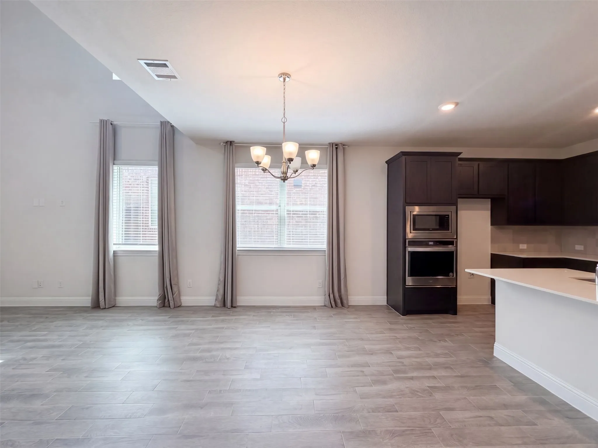 Single Family Residence For Sale in Collin County , 2929 Log Cabin Drive, Celina, Texas 75009, 5 Bedroom, 4 Bathroom, 3 Garage spaces, 3,163 Sqft, built in 2021, mls#21379171, Real Estate Agent in Celina, Homes For Sale in Collin county, Homes For Sale in Celina, Realtor in Celina Texas, Real Estate Brokerage Independent Realty Texas, Luminita Cordes Realtor