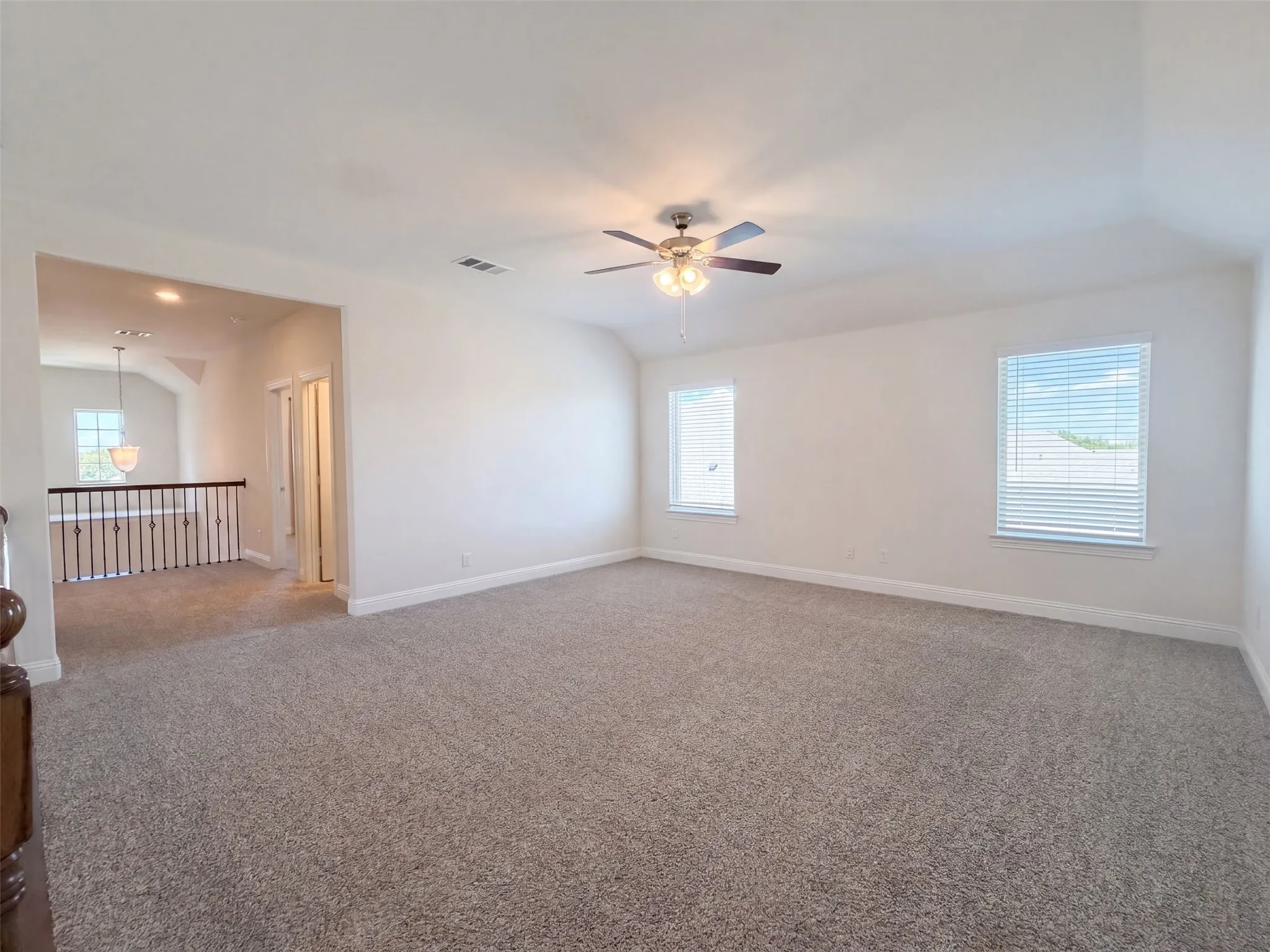 Single Family Residence For Sale in Collin County , 2929 Log Cabin Drive, Celina, Texas 75009, 5 Bedroom, 4 Bathroom, 3 Garage spaces, 3,163 Sqft, built in 2021, mls#21379171, Real Estate Agent in Celina, Homes For Sale in Collin county, Homes For Sale in Celina, Realtor in Celina Texas, Real Estate Brokerage Independent Realty Texas, Luminita Cordes Realtor