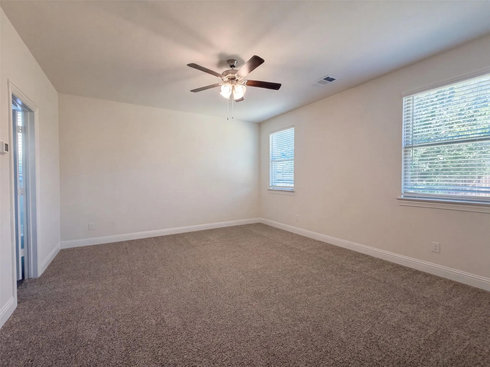 Single Family Residence For Sale in Collin County , 2929 Log Cabin Drive, Celina, Texas 75009, 5 Bedroom, 4 Bathroom, 3 Garage spaces, 3,163 Sqft, built in 2021, mls#21379171, Real Estate Agent in Celina, Homes For Sale in Collin county, Homes For Sale in Celina, Realtor in Celina Texas, Real Estate Brokerage Independent Realty Texas, Luminita Cordes Realtor