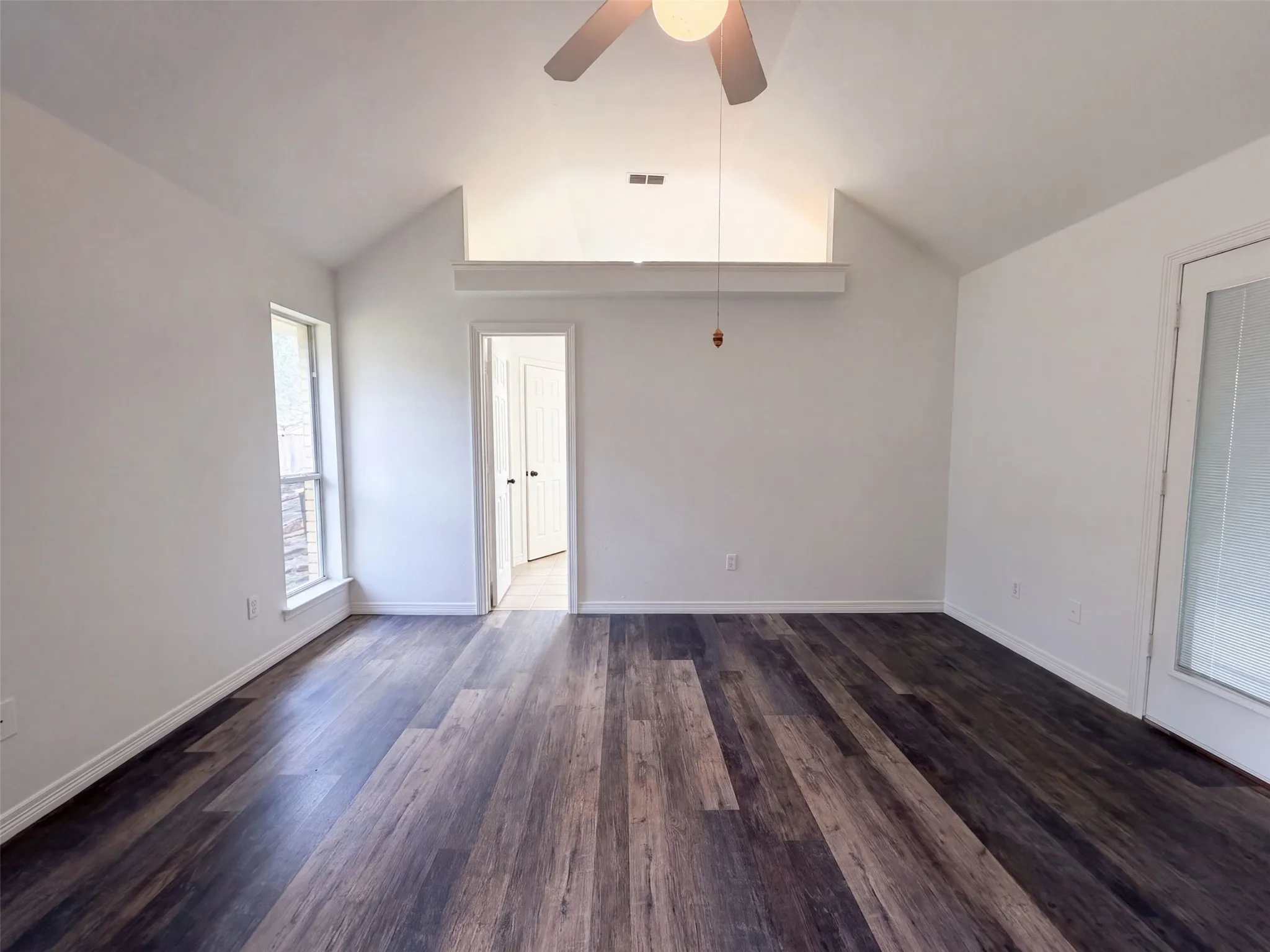 Single Family Residence For Sale in Ellis County , 1623 W Pleasant Drive, Midlothian, Texas 76065, 4 Bedroom, 2 Bathroom, 2 Garage spaces, 1,792 Sqft, built in 1996, mls#21378813, Real Estate Agent in Midlothian, Homes For Sale in Ellis county, Homes For Sale in Midlothian, Realtor in Midlothian Texas, Real Estate Brokerage Independent Realty Texas, Luminita Cordes Realtor