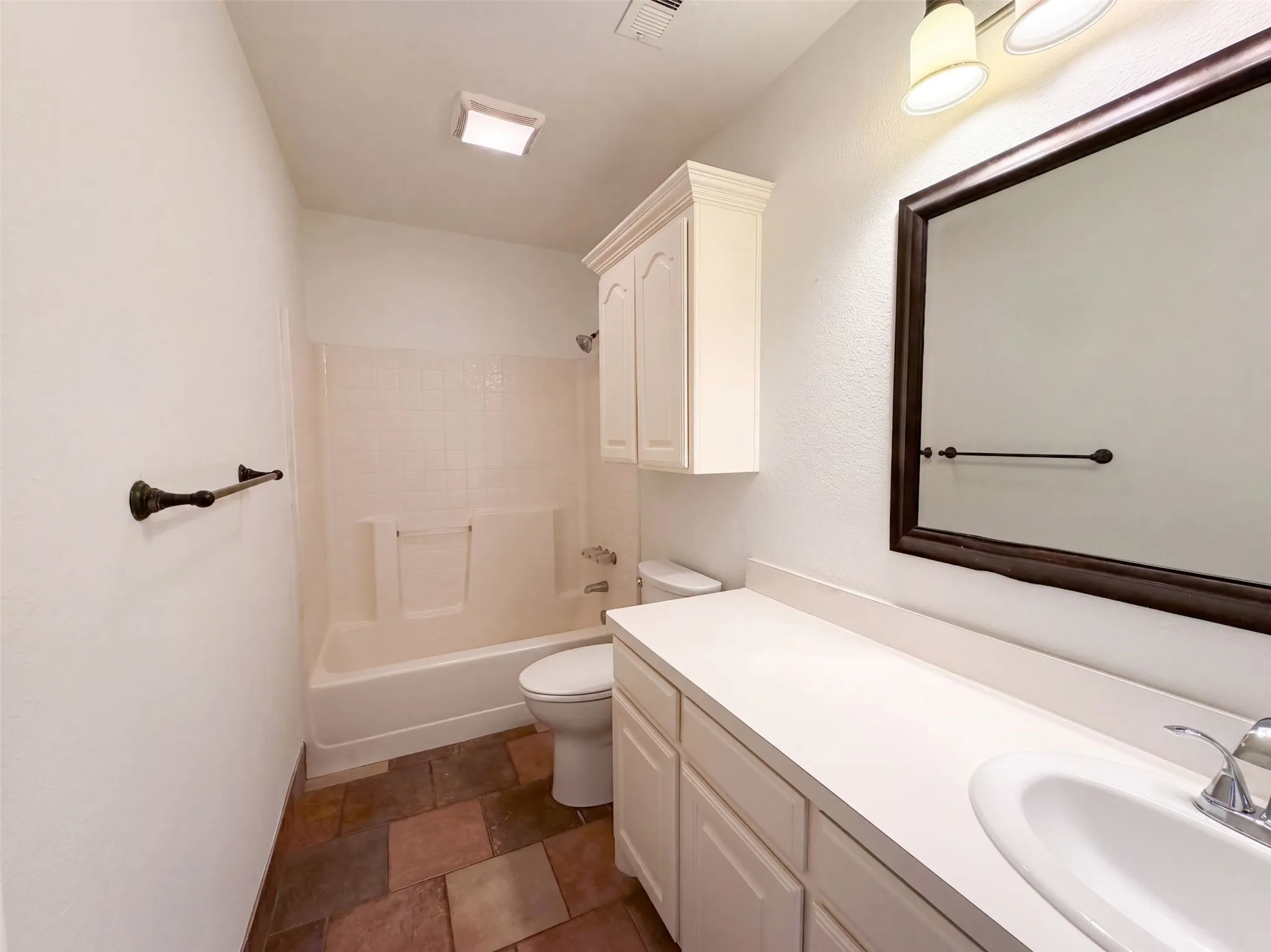 Single Family Residence For Sale in Ellis County , 1623 W Pleasant Drive, Midlothian, Texas 76065, 4 Bedroom, 2 Bathroom, 2 Garage spaces, 1,792 Sqft, built in 1996, mls#21378813, Real Estate Agent in Midlothian, Homes For Sale in Ellis county, Homes For Sale in Midlothian, Realtor in Midlothian Texas, Real Estate Brokerage Independent Realty Texas, Luminita Cordes Realtor