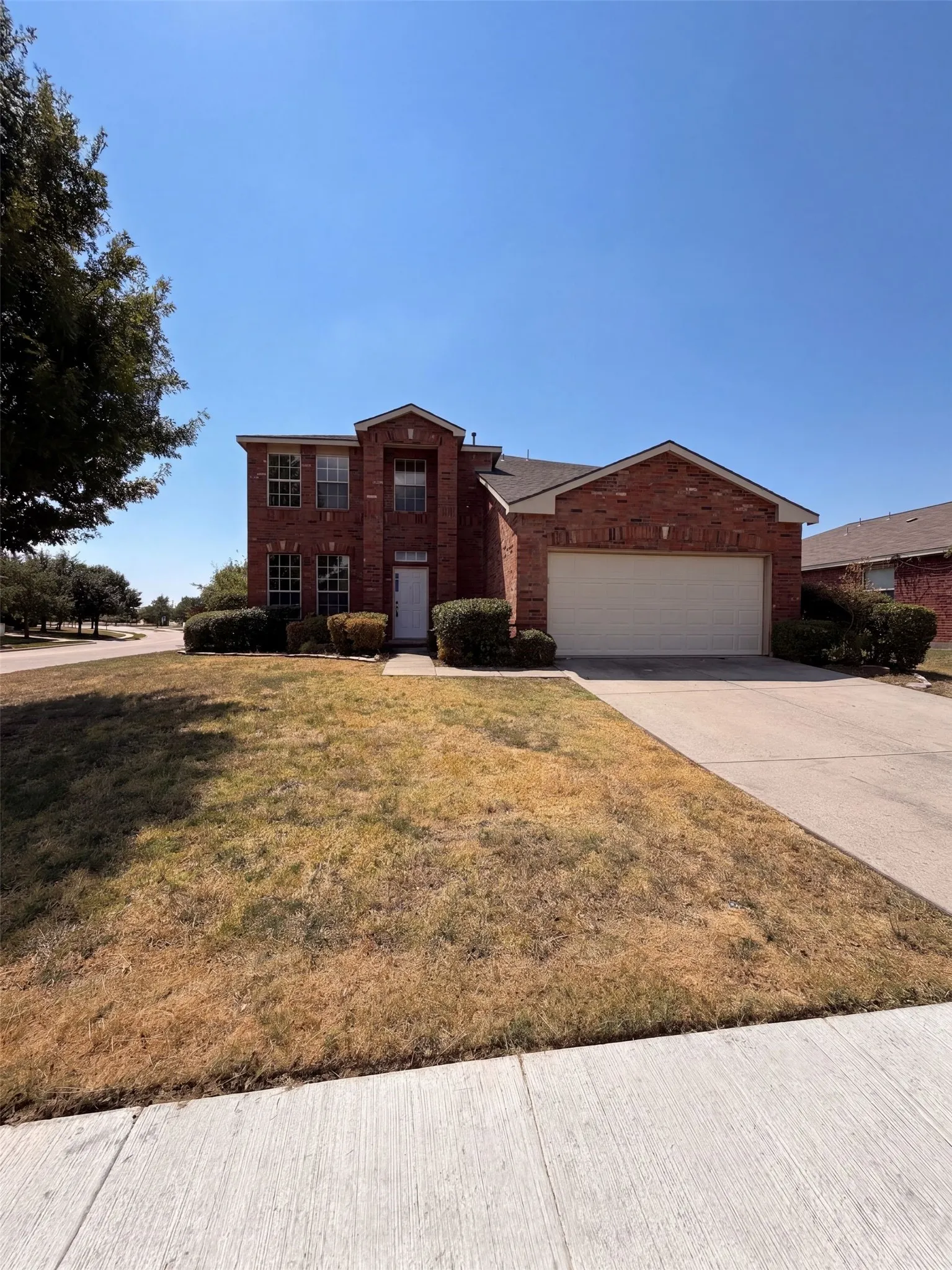 Single Family Residence For Sale in Denton County , 2220 Sumac Drive, Little Elm, Texas 75068, 4 Bedroom, 3 Bathroom, 2 Garage spaces, 2,611 Sqft, built in 2001, mls#21378686, Real Estate Agent in Little Elm, Homes For Sale in Denton county, Homes For Sale in Little Elm, Realtor in Little Elm Texas, Real Estate Brokerage Independent Realty Texas, Luminita Cordes Realtor