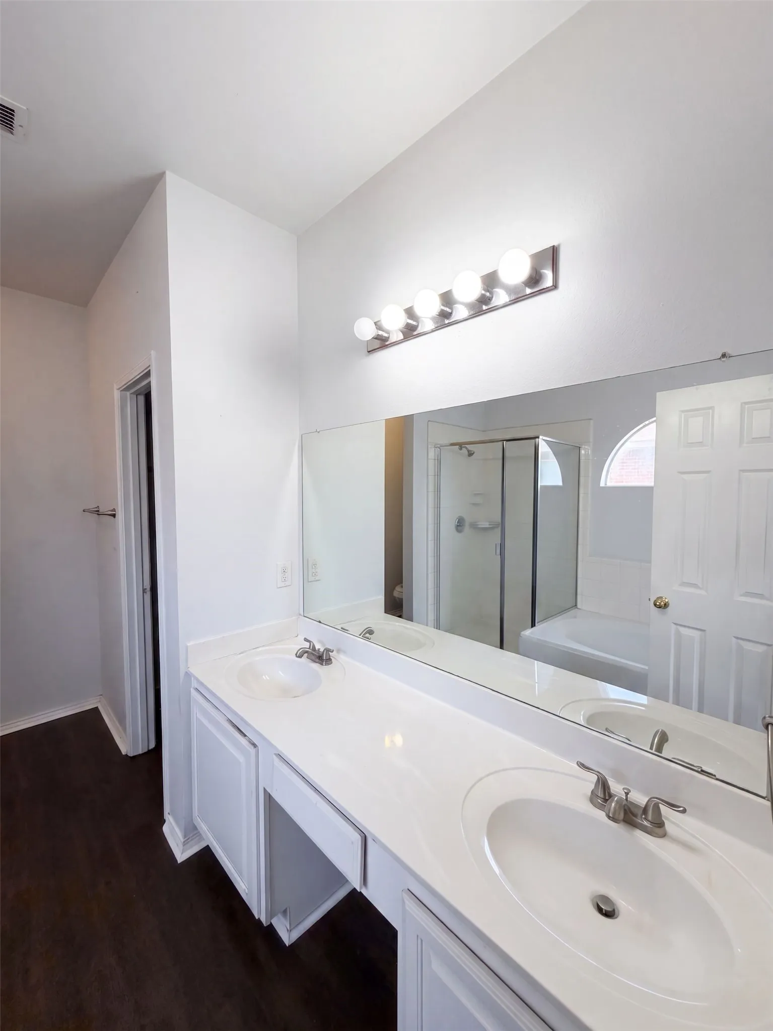 Single Family Residence For Sale in Denton County , 2220 Sumac Drive, Little Elm, Texas 75068, 4 Bedroom, 3 Bathroom, 2 Garage spaces, 2,611 Sqft, built in 2001, mls#21378686, Real Estate Agent in Little Elm, Homes For Sale in Denton county, Homes For Sale in Little Elm, Realtor in Little Elm Texas, Real Estate Brokerage Independent Realty Texas, Luminita Cordes Realtor