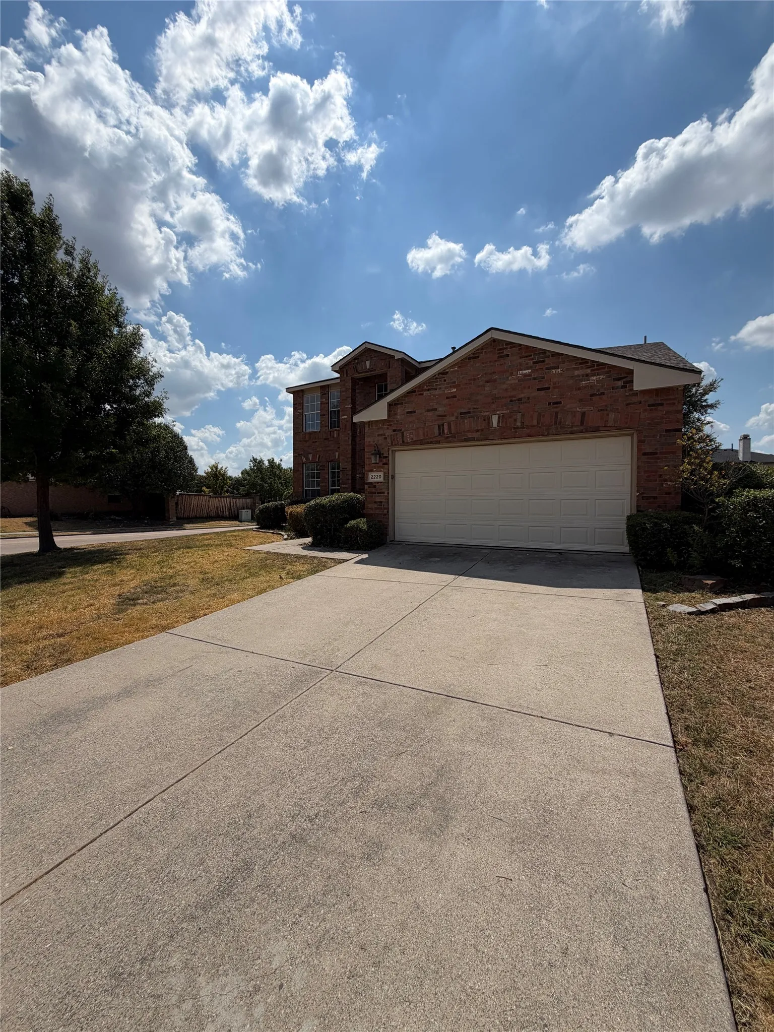 Single Family Residence For Sale in Denton County , 2220 Sumac Drive, Little Elm, Texas 75068, 4 Bedroom, 3 Bathroom, 2 Garage spaces, 2,611 Sqft, built in 2001, mls#21378686, Real Estate Agent in Little Elm, Homes For Sale in Denton county, Homes For Sale in Little Elm, Realtor in Little Elm Texas, Real Estate Brokerage Independent Realty Texas, Luminita Cordes Realtor