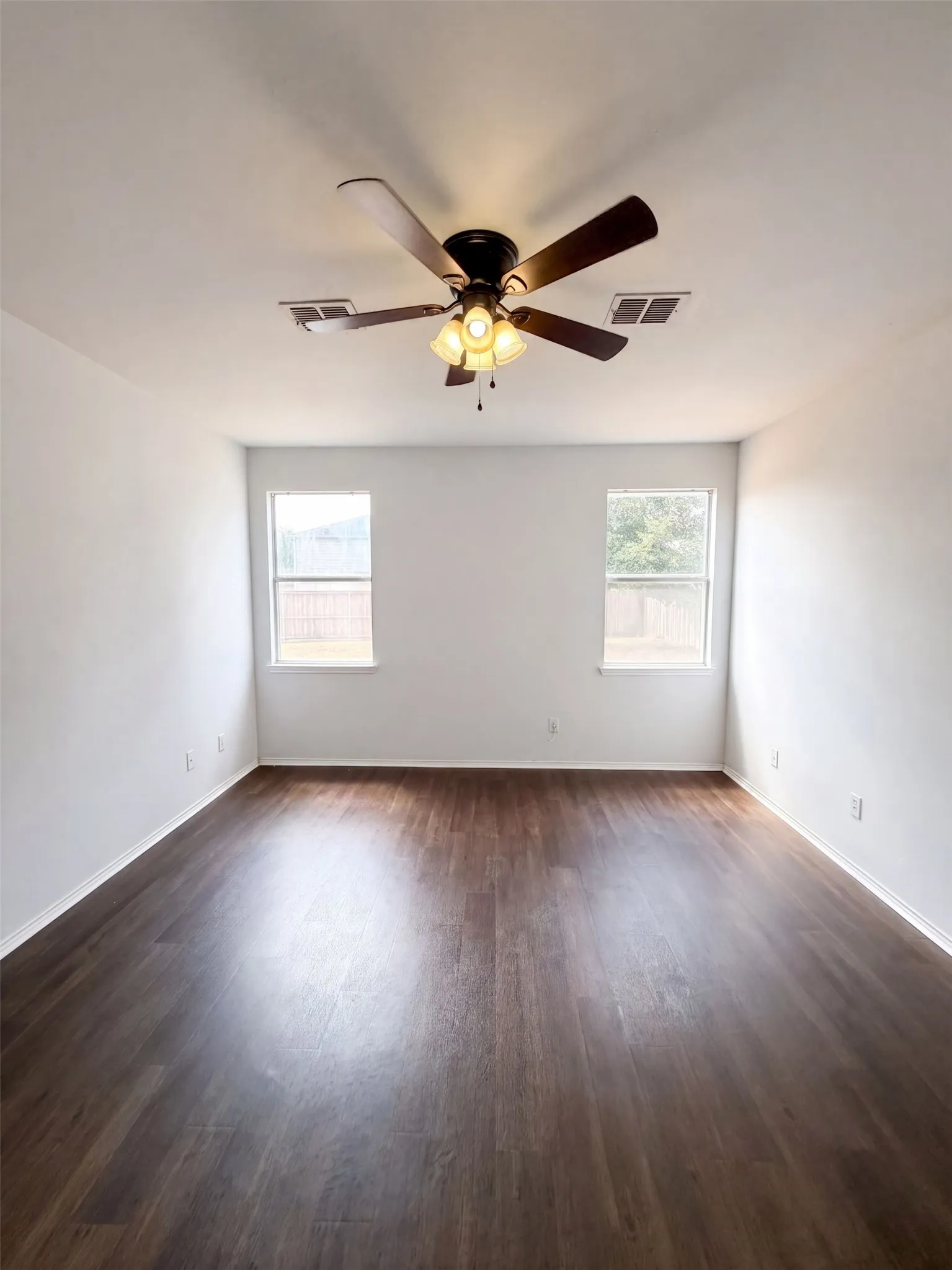 Single Family Residence For Sale in Denton County , 2220 Sumac Drive, Little Elm, Texas 75068, 4 Bedroom, 3 Bathroom, 2 Garage spaces, 2,611 Sqft, built in 2001, mls#21378686, Real Estate Agent in Little Elm, Homes For Sale in Denton county, Homes For Sale in Little Elm, Realtor in Little Elm Texas, Real Estate Brokerage Independent Realty Texas, Luminita Cordes Realtor