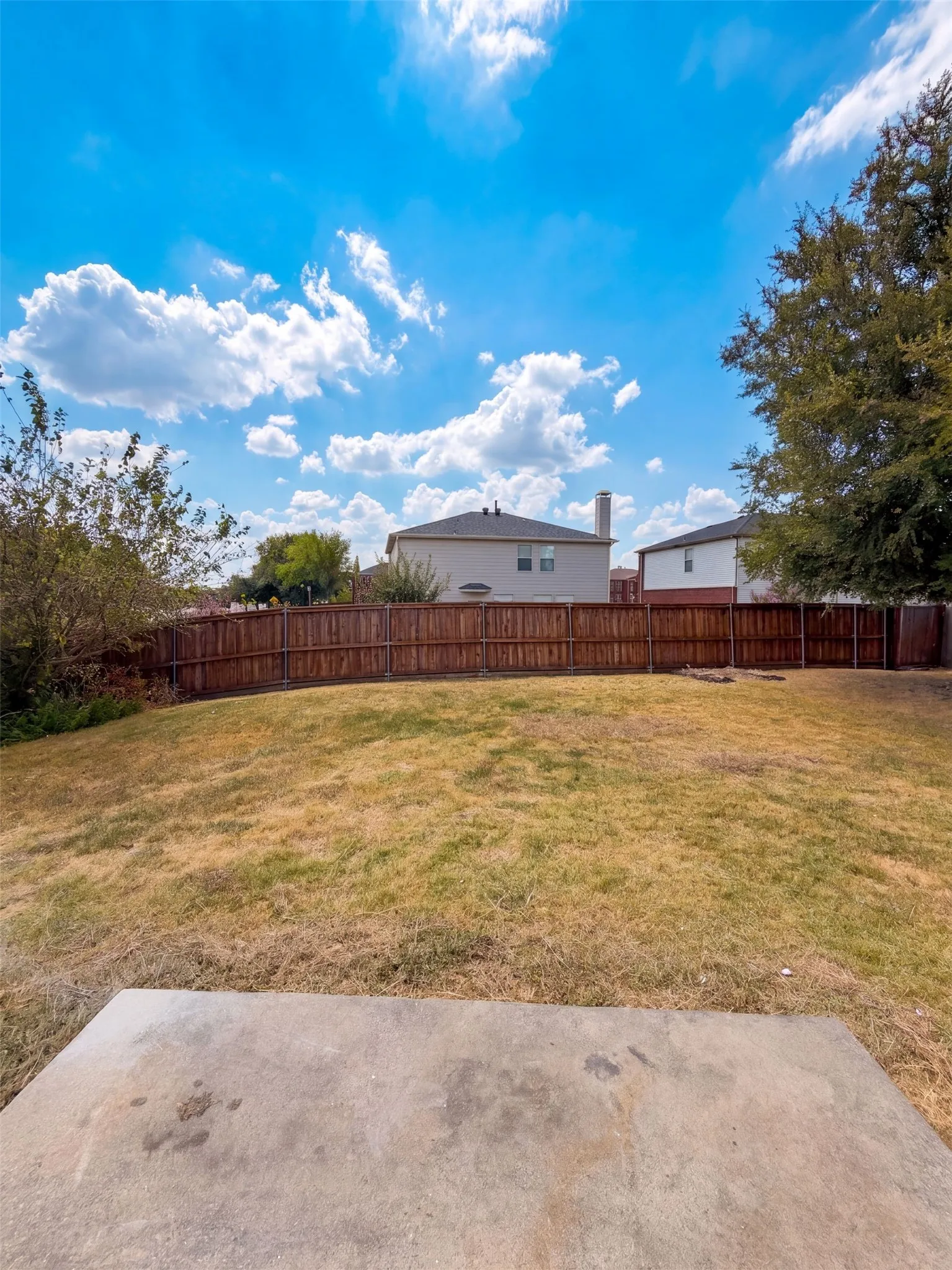 Single Family Residence For Sale in Denton County , 2220 Sumac Drive, Little Elm, Texas 75068, 4 Bedroom, 3 Bathroom, 2 Garage spaces, 2,611 Sqft, built in 2001, mls#21378686, Real Estate Agent in Little Elm, Homes For Sale in Denton county, Homes For Sale in Little Elm, Realtor in Little Elm Texas, Real Estate Brokerage Independent Realty Texas, Luminita Cordes Realtor