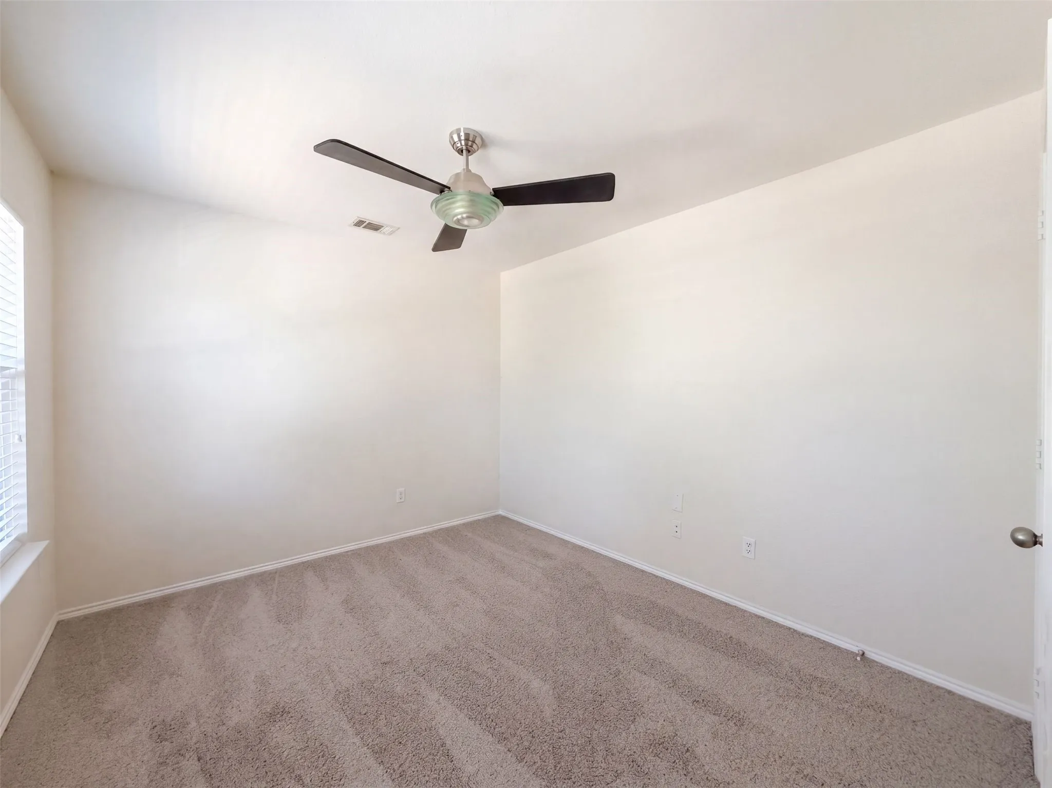 Single Family Residence For Sale in Denton County , 1924 Hartwell Court, Providence Village, Texas 76227, 4 Bedroom, 3 Bathroom, 2 Garage spaces, 2,351 Sqft, built in 2010, mls#21378053, Real Estate Agent in Providence Village, Homes For Sale in Denton county, Homes For Sale in Providence Village, Realtor in Providence Village Texas, Real Estate Brokerage Independent Realty Texas, Luminita Cordes Realtor