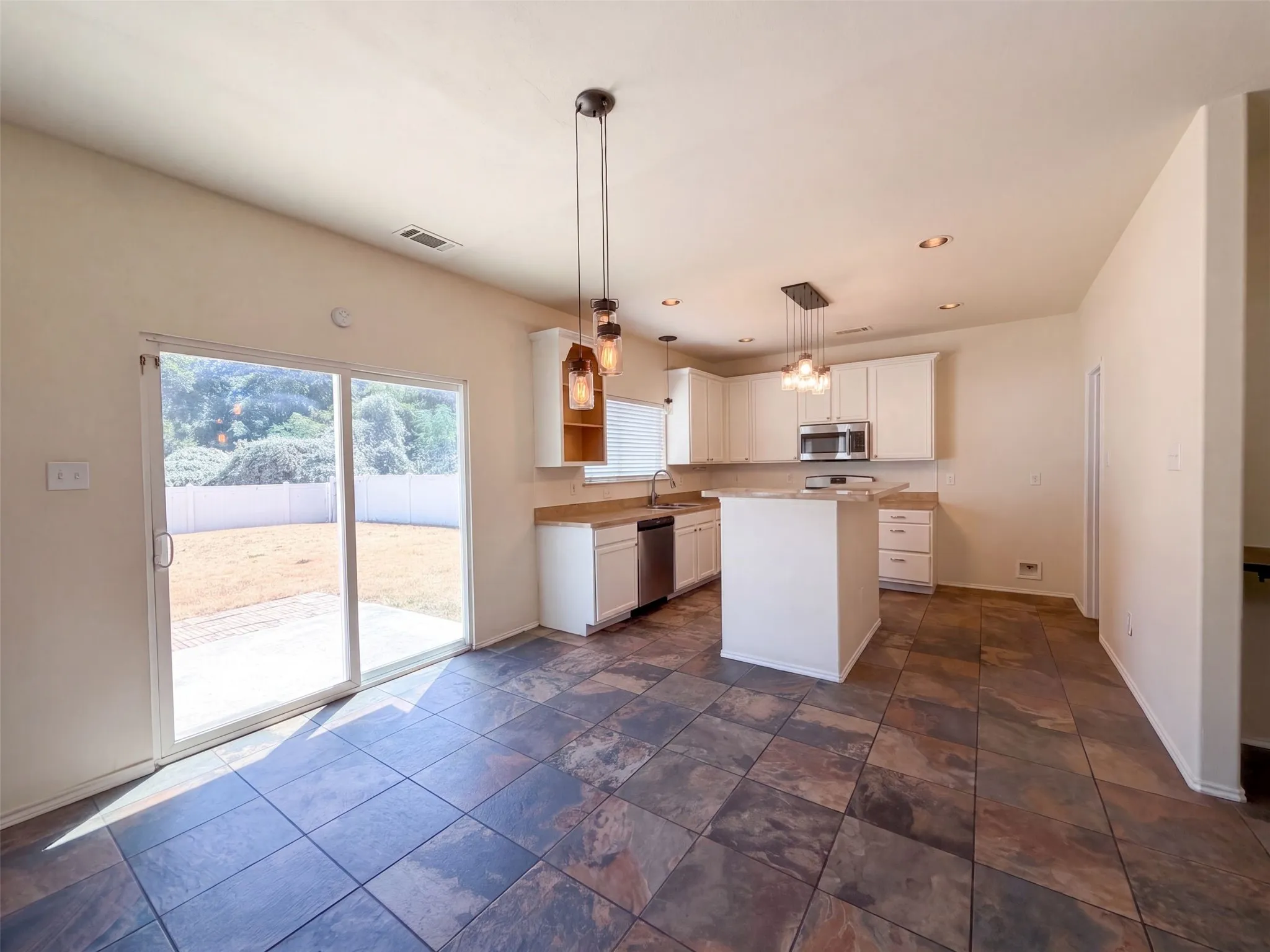 Single Family Residence For Sale in Denton County , 1924 Hartwell Court, Providence Village, Texas 76227, 4 Bedroom, 3 Bathroom, 2 Garage spaces, 2,351 Sqft, built in 2010, mls#21378053, Real Estate Agent in Providence Village, Homes For Sale in Denton county, Homes For Sale in Providence Village, Realtor in Providence Village Texas, Real Estate Brokerage Independent Realty Texas, Luminita Cordes Realtor