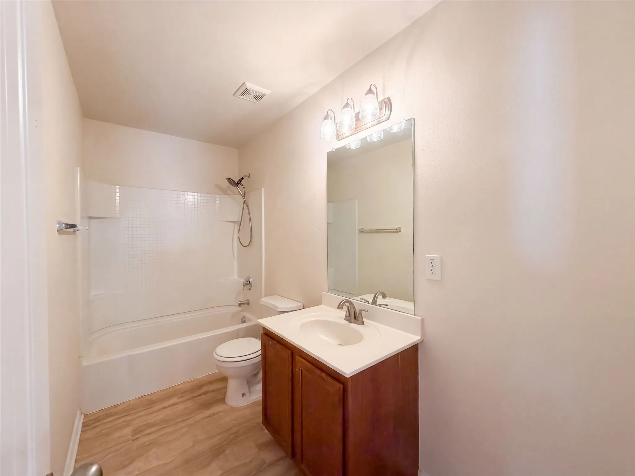 Single Family Residence For Sale in Denton County , 1924 Hartwell Court, Providence Village, Texas 76227, 4 Bedroom, 3 Bathroom, 2 Garage spaces, 2,351 Sqft, built in 2010, mls#21378053, Real Estate Agent in Providence Village, Homes For Sale in Denton county, Homes For Sale in Providence Village, Realtor in Providence Village Texas, Real Estate Brokerage Independent Realty Texas, Luminita Cordes Realtor