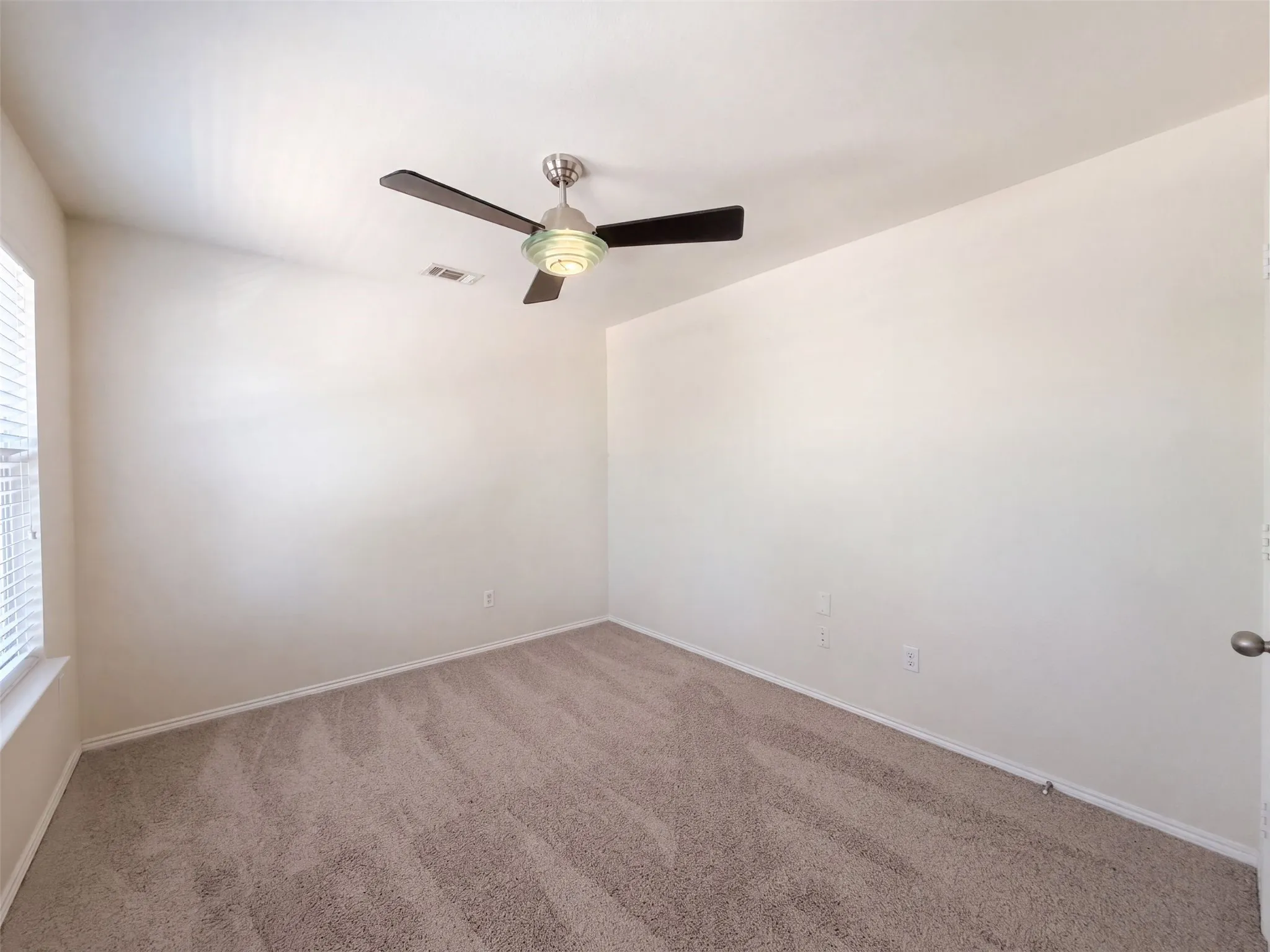 Single Family Residence For Sale in Denton County , 1924 Hartwell Court, Providence Village, Texas 76227, 4 Bedroom, 3 Bathroom, 2 Garage spaces, 2,351 Sqft, built in 2010, mls#21378053, Real Estate Agent in Providence Village, Homes For Sale in Denton county, Homes For Sale in Providence Village, Realtor in Providence Village Texas, Real Estate Brokerage Independent Realty Texas, Luminita Cordes Realtor