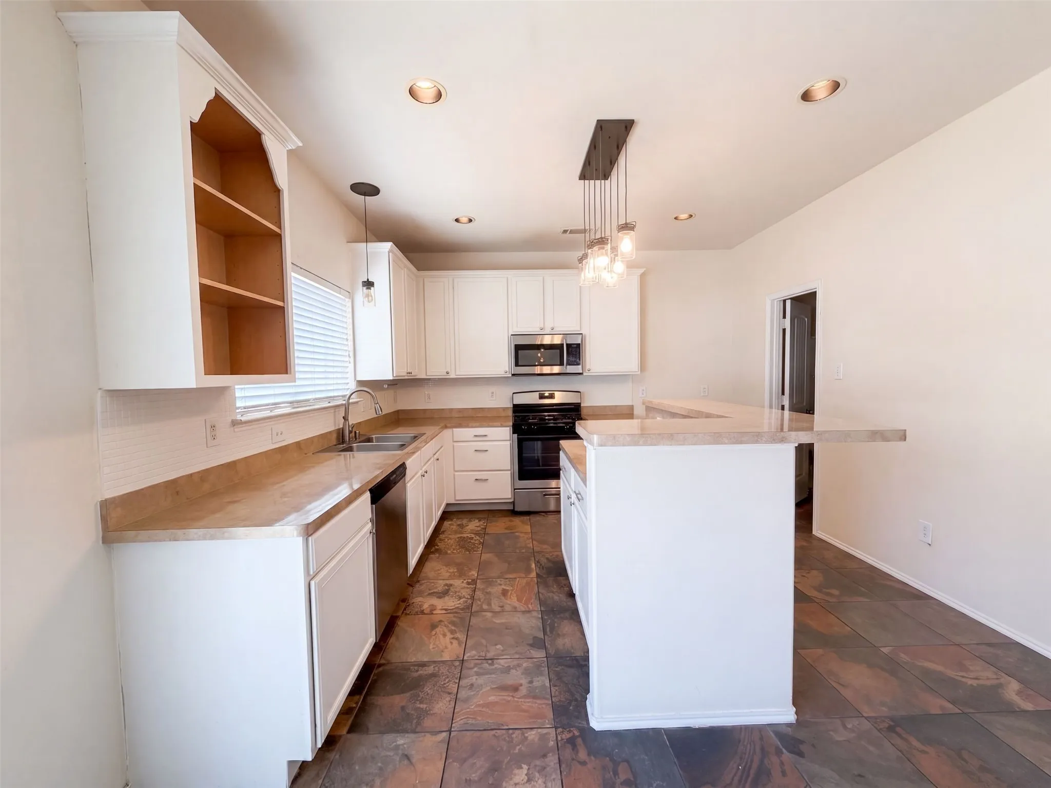 Single Family Residence For Sale in Denton County , 1924 Hartwell Court, Providence Village, Texas 76227, 4 Bedroom, 3 Bathroom, 2 Garage spaces, 2,351 Sqft, built in 2010, mls#21378053, Real Estate Agent in Providence Village, Homes For Sale in Denton county, Homes For Sale in Providence Village, Realtor in Providence Village Texas, Real Estate Brokerage Independent Realty Texas, Luminita Cordes Realtor