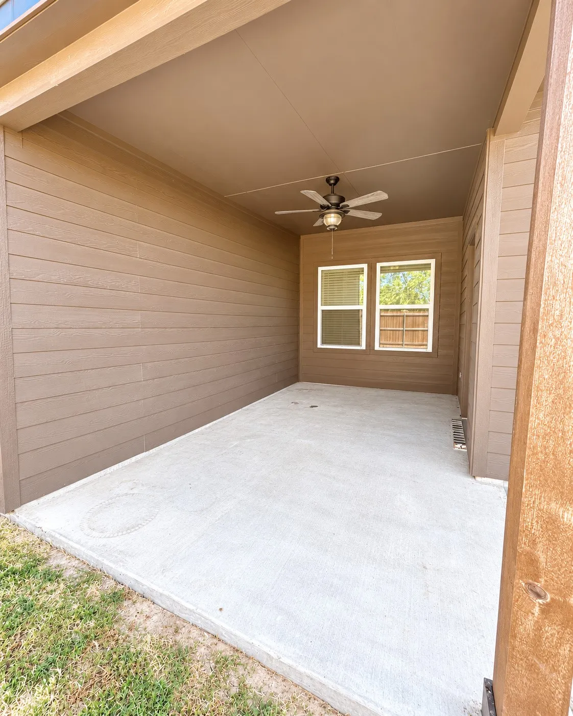 Single Family Residence For Rent in Hunt County , 8406 Grant Lane, Greenville, Texas 75402, 3 Bedroom, 3 Bathroom, 2 Garage spaces, 2,182 Sqft, built in 2021, mls#21380701, Real Estate Agent in Greenville, Homes For Rent in Hunt county, Homes For Rent in Greenville, Realtor in Greenville Texas, Real Estate Brokerage Independent Realty Texas, Luminita Cordes Realtor