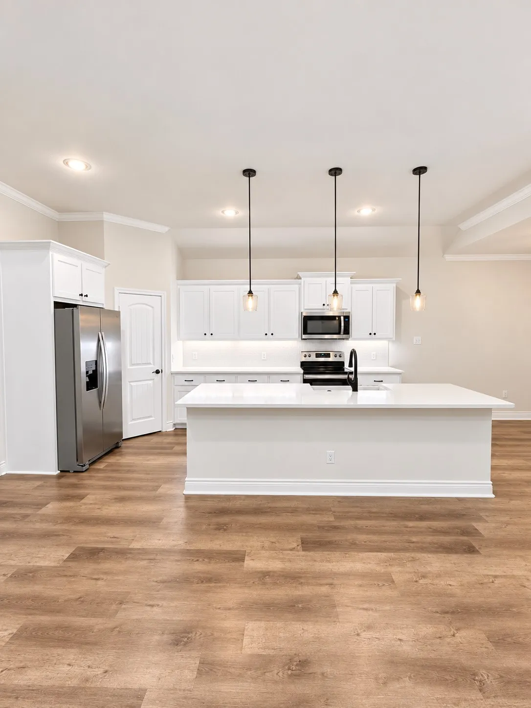 Single Family Residence For Rent in Hunt County , 8406 Grant Lane, Greenville, Texas 75402, 3 Bedroom, 3 Bathroom, 2 Garage spaces, 2,182 Sqft, built in 2021, mls#21380701, Real Estate Agent in Greenville, Homes For Rent in Hunt county, Homes For Rent in Greenville, Realtor in Greenville Texas, Real Estate Brokerage Independent Realty Texas, Luminita Cordes Realtor