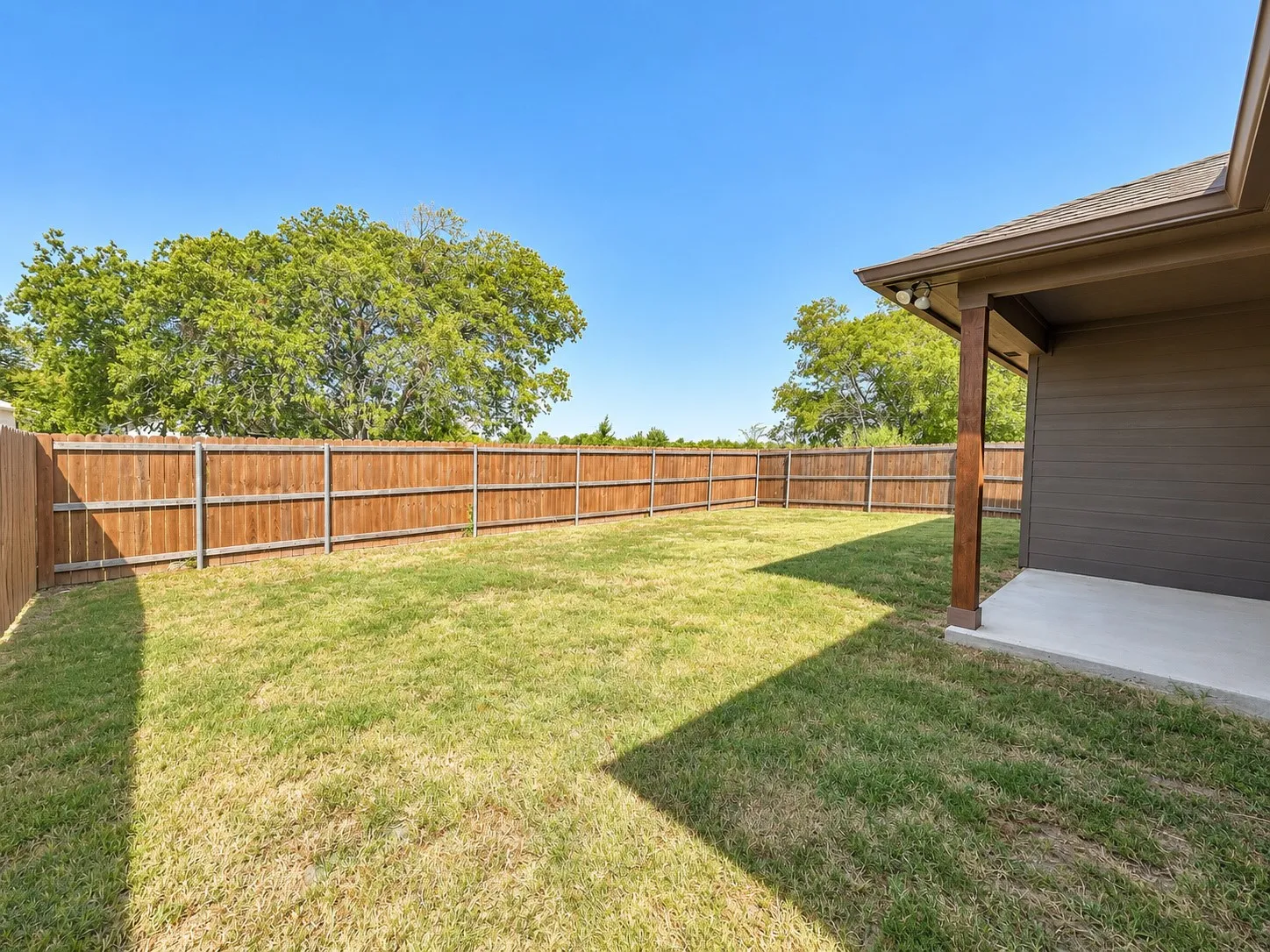 Single Family Residence For Rent in Hunt County , 8406 Grant Lane, Greenville, Texas 75402, 3 Bedroom, 3 Bathroom, 2 Garage spaces, 2,182 Sqft, built in 2021, mls#21380701, Real Estate Agent in Greenville, Homes For Rent in Hunt county, Homes For Rent in Greenville, Realtor in Greenville Texas, Real Estate Brokerage Independent Realty Texas, Luminita Cordes Realtor