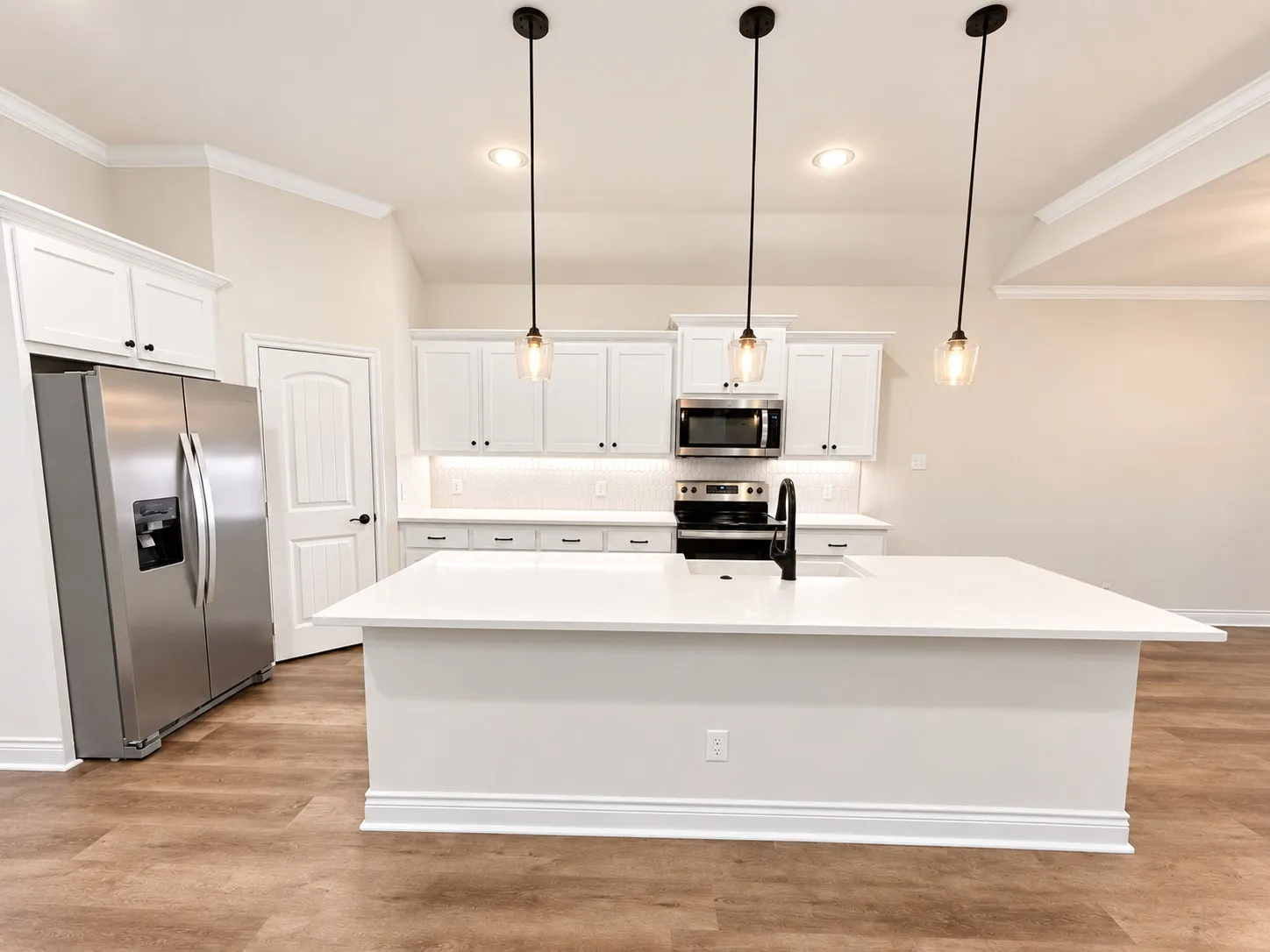 Single Family Residence For Rent in Hunt County , 8406 Grant Lane, Greenville, Texas 75402, 3 Bedroom, 3 Bathroom, 2 Garage spaces, 2,182 Sqft, built in 2021, mls#21380701, Real Estate Agent in Greenville, Homes For Rent in Hunt county, Homes For Rent in Greenville, Realtor in Greenville Texas, Real Estate Brokerage Independent Realty Texas, Luminita Cordes Realtor