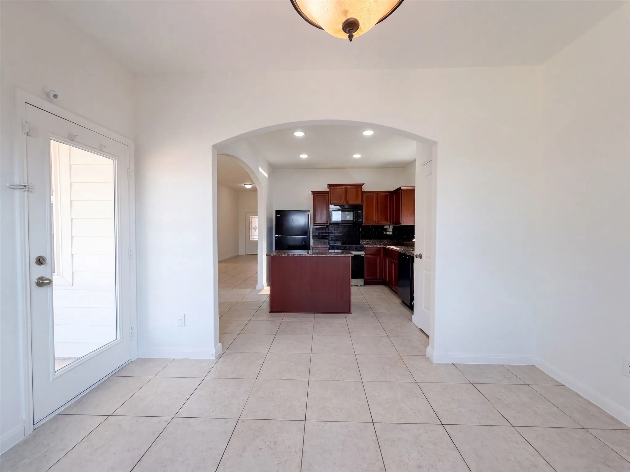 Single Family Residence For Sale in Tarrant County , 4101 Tower Lane, Crowley, Texas 76036, 3 Bedroom, 2 Bathroom, 2 Garage spaces, 1,539 Sqft, built in 2015, mls#21378043, Real Estate Agent in Crowley, Homes For Sale in Tarrant county, Homes For Sale in Crowley, Realtor in Crowley Texas, Real Estate Brokerage Independent Realty Texas, Luminita Cordes Realtor