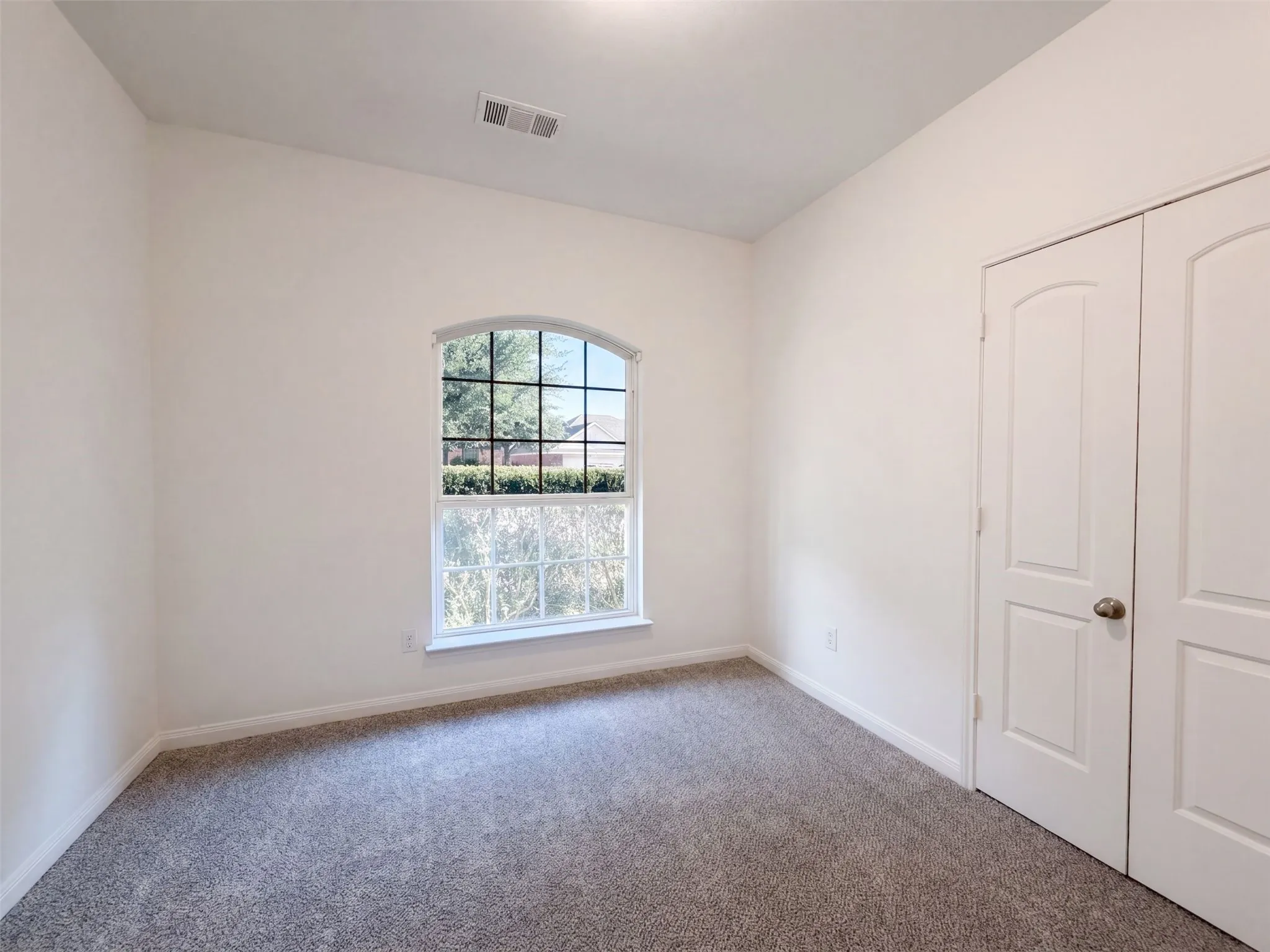 Single Family Residence For Sale in Tarrant County , 4101 Tower Lane, Crowley, Texas 76036, 3 Bedroom, 2 Bathroom, 2 Garage spaces, 1,539 Sqft, built in 2015, mls#21378043, Real Estate Agent in Crowley, Homes For Sale in Tarrant county, Homes For Sale in Crowley, Realtor in Crowley Texas, Real Estate Brokerage Independent Realty Texas, Luminita Cordes Realtor