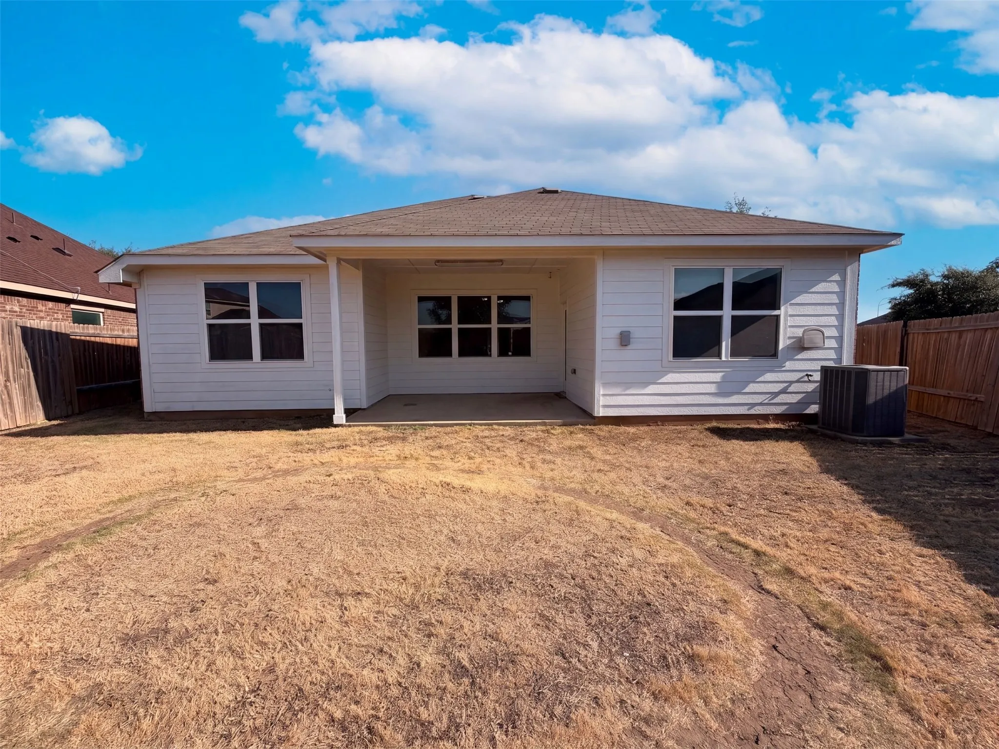 Single Family Residence For Sale in Tarrant County , 4101 Tower Lane, Crowley, Texas 76036, 3 Bedroom, 2 Bathroom, 2 Garage spaces, 1,539 Sqft, built in 2015, mls#21378043, Real Estate Agent in Crowley, Homes For Sale in Tarrant county, Homes For Sale in Crowley, Realtor in Crowley Texas, Real Estate Brokerage Independent Realty Texas, Luminita Cordes Realtor