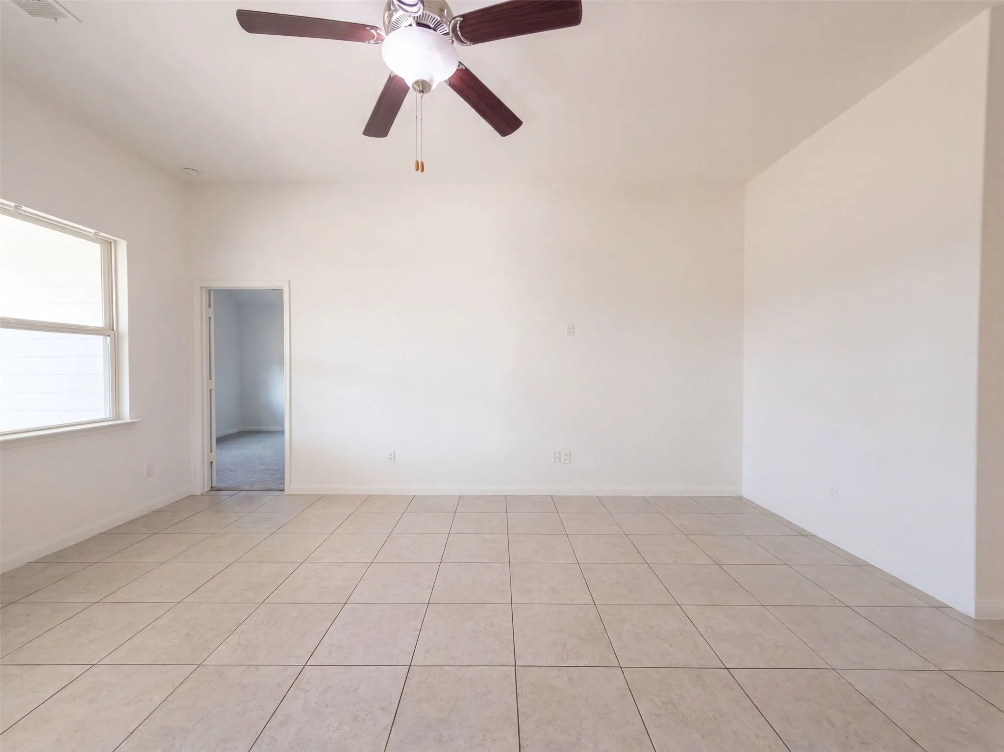 Single Family Residence For Sale in Tarrant County , 4101 Tower Lane, Crowley, Texas 76036, 3 Bedroom, 2 Bathroom, 2 Garage spaces, 1,539 Sqft, built in 2015, mls#21378043, Real Estate Agent in Crowley, Homes For Sale in Tarrant county, Homes For Sale in Crowley, Realtor in Crowley Texas, Real Estate Brokerage Independent Realty Texas, Luminita Cordes Realtor