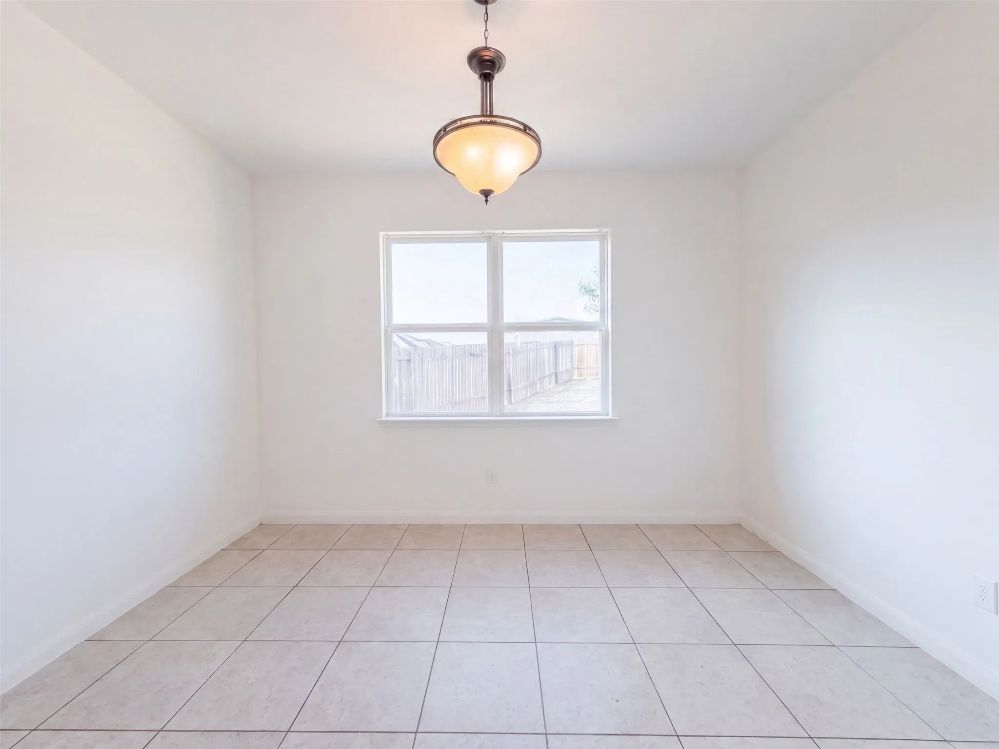 Single Family Residence For Sale in Tarrant County , 4101 Tower Lane, Crowley, Texas 76036, 3 Bedroom, 2 Bathroom, 2 Garage spaces, 1,539 Sqft, built in 2015, mls#21378043, Real Estate Agent in Crowley, Homes For Sale in Tarrant county, Homes For Sale in Crowley, Realtor in Crowley Texas, Real Estate Brokerage Independent Realty Texas, Luminita Cordes Realtor