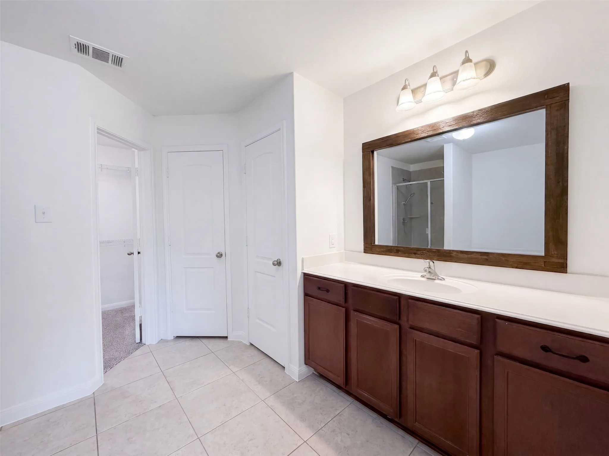 Single Family Residence For Sale in Tarrant County , 4101 Tower Lane, Crowley, Texas 76036, 3 Bedroom, 2 Bathroom, 2 Garage spaces, 1,539 Sqft, built in 2015, mls#21378043, Real Estate Agent in Crowley, Homes For Sale in Tarrant county, Homes For Sale in Crowley, Realtor in Crowley Texas, Real Estate Brokerage Independent Realty Texas, Luminita Cordes Realtor