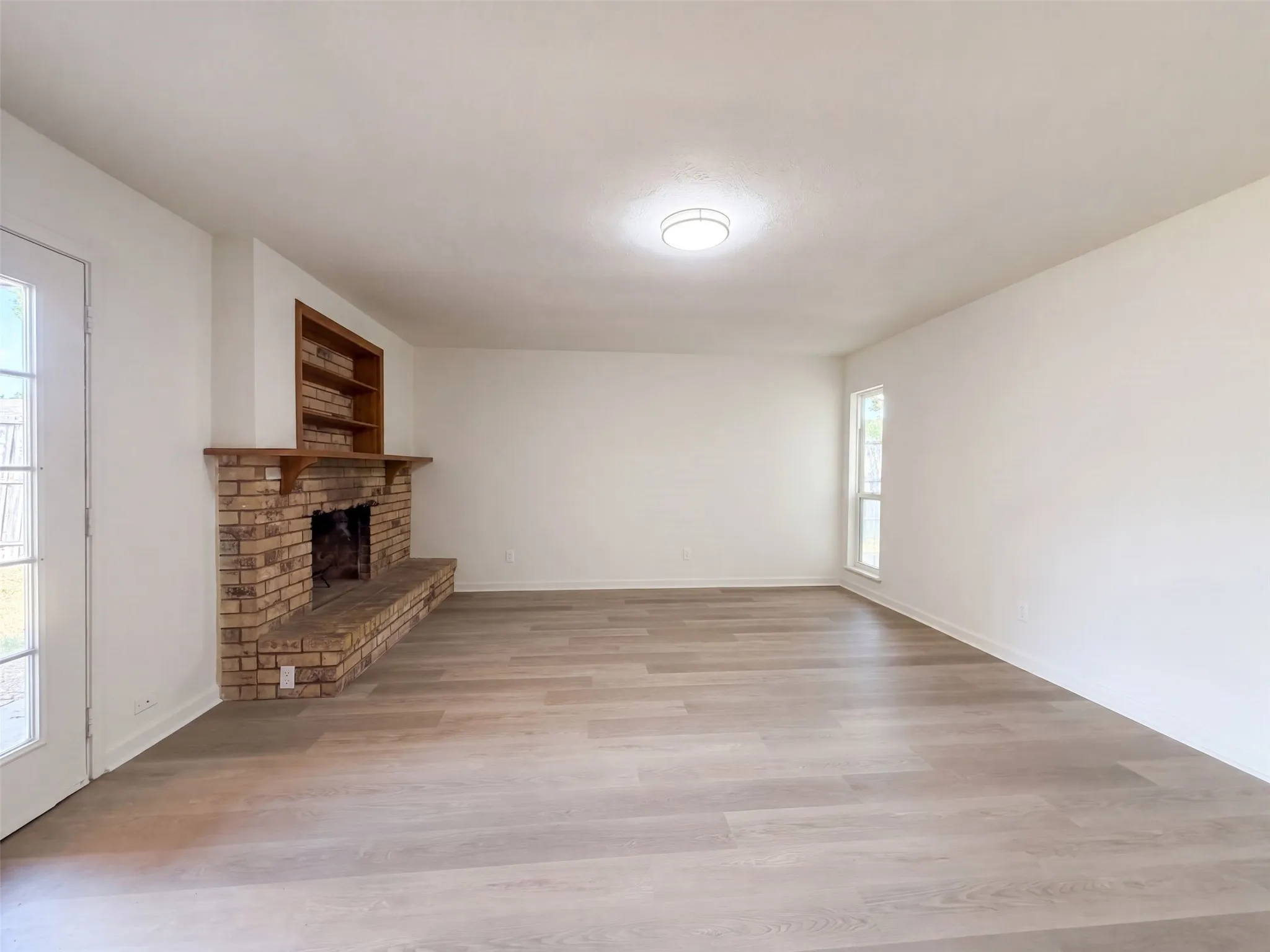 Single Family Residence For Sale in Dallas County , 2002 Wilderness Trail, Grand Prairie, Texas 75052, 4 Bedroom, 2 Bathroom, 2 Garage spaces, 2,220 Sqft, built in 1980, mls#21377639, Real Estate Agent in Grand Prairie, Homes For Sale in Dallas county, Homes For Sale in Grand Prairie, Realtor in Grand Prairie Texas, Real Estate Brokerage Independent Realty Texas, Luminita Cordes Realtor