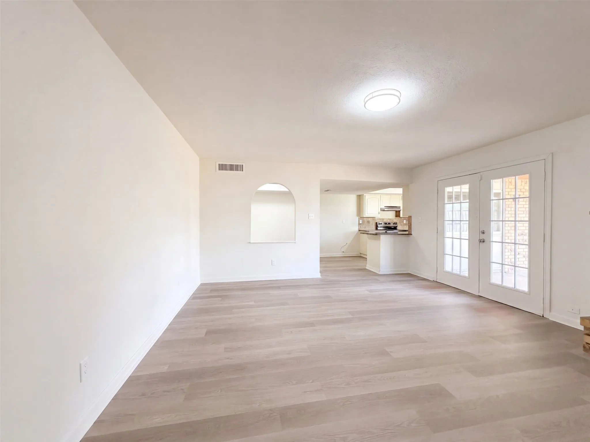 Single Family Residence For Sale in Dallas County , 2002 Wilderness Trail, Grand Prairie, Texas 75052, 4 Bedroom, 2 Bathroom, 2 Garage spaces, 2,220 Sqft, built in 1980, mls#21377639, Real Estate Agent in Grand Prairie, Homes For Sale in Dallas county, Homes For Sale in Grand Prairie, Realtor in Grand Prairie Texas, Real Estate Brokerage Independent Realty Texas, Luminita Cordes Realtor