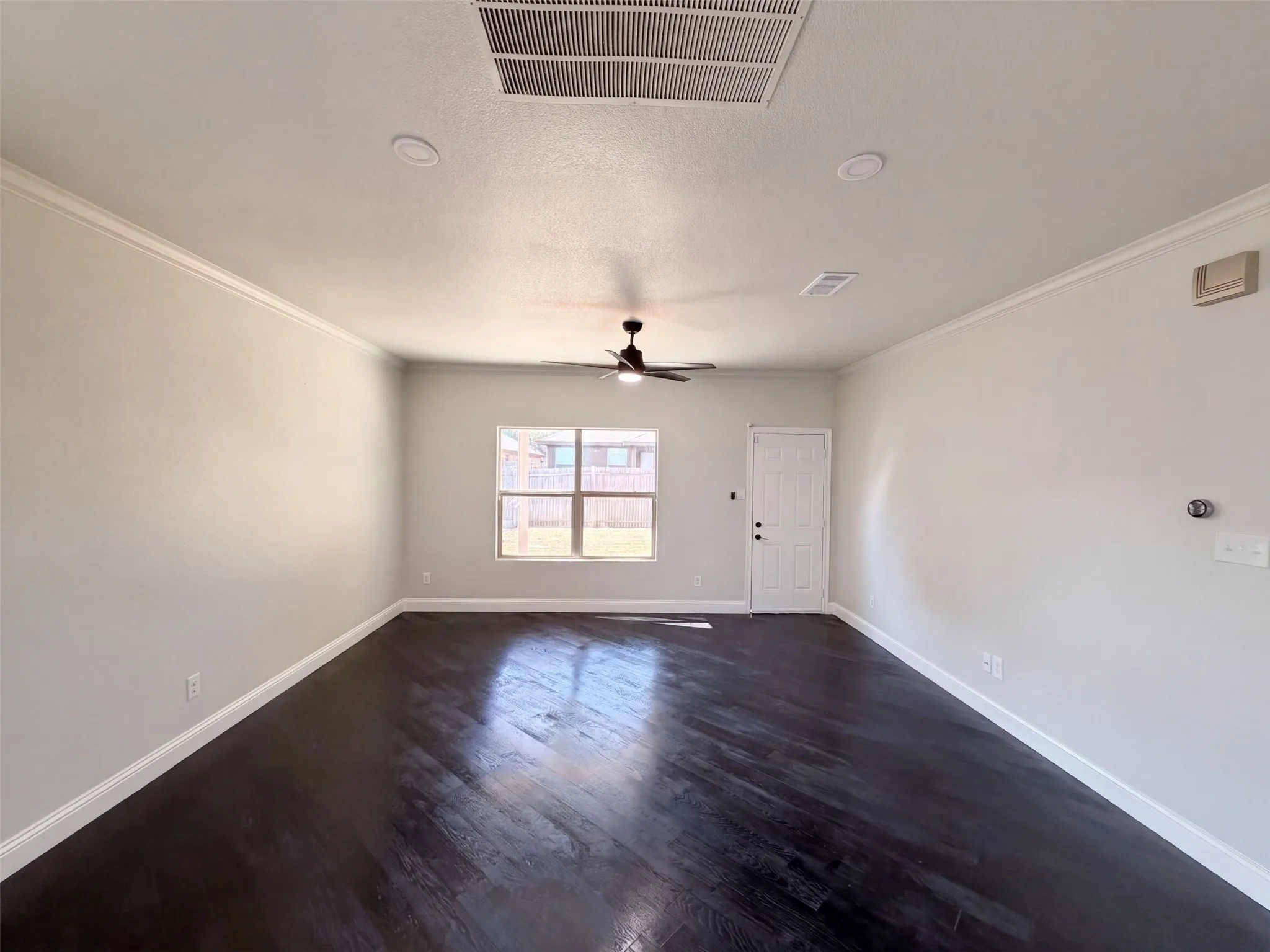 Single Family Residence For Sale in Parker County , 625 River Rock Drive, Azle, Texas 76020, 4 Bedroom, 4 Bathroom, 2 Garage spaces, 2,326 Sqft, built in 2016, mls#21377359, Real Estate Agent in Azle, Homes For Sale in Parker county, Homes For Sale in Azle, Realtor in Azle Texas, Real Estate Brokerage Independent Realty Texas, Luminita Cordes Realtor